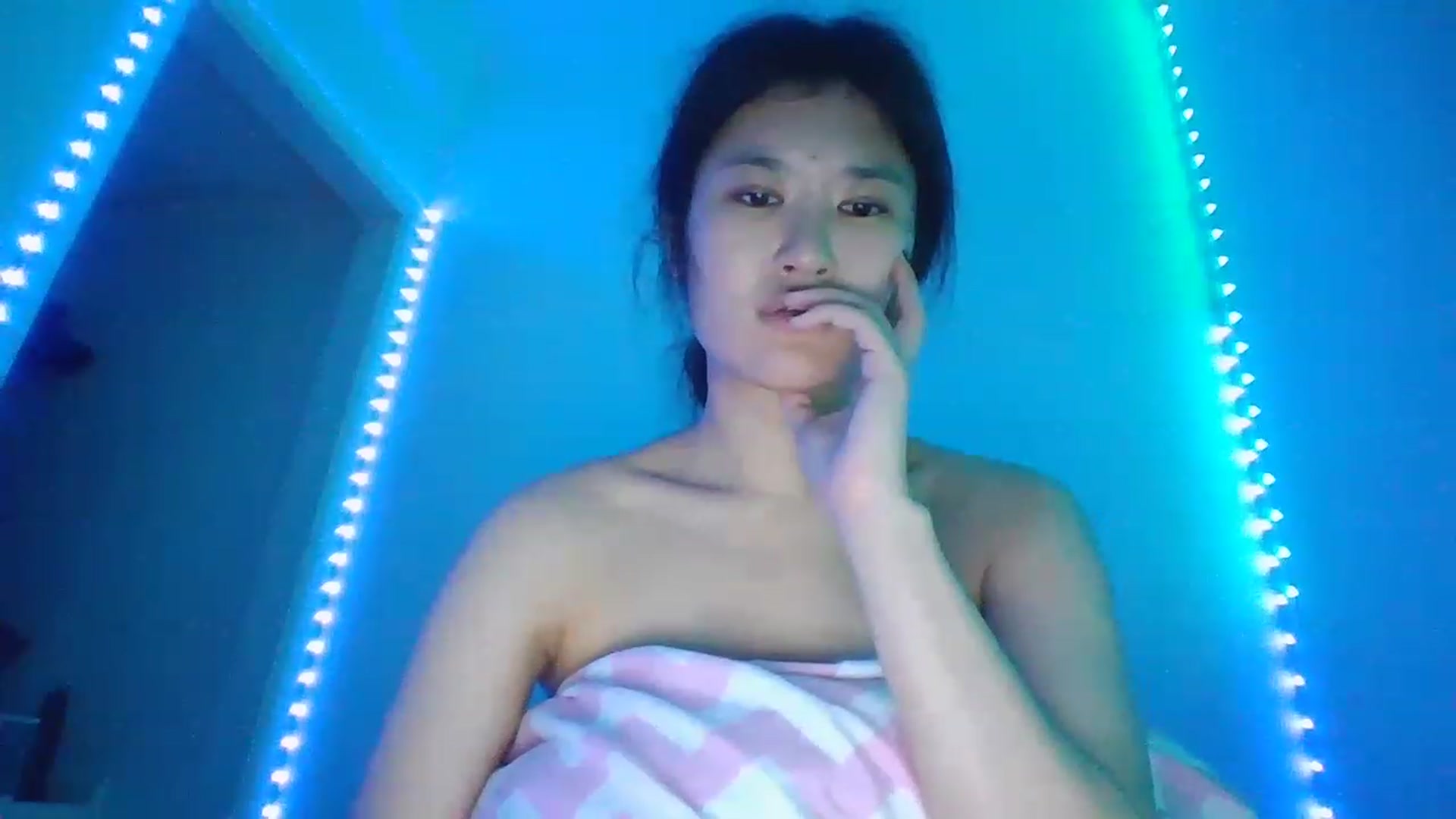 Gallery image thumbnail from Nomi4number1's myfreecams stream on, 12/02/2022, 23:05 image 12 of 20