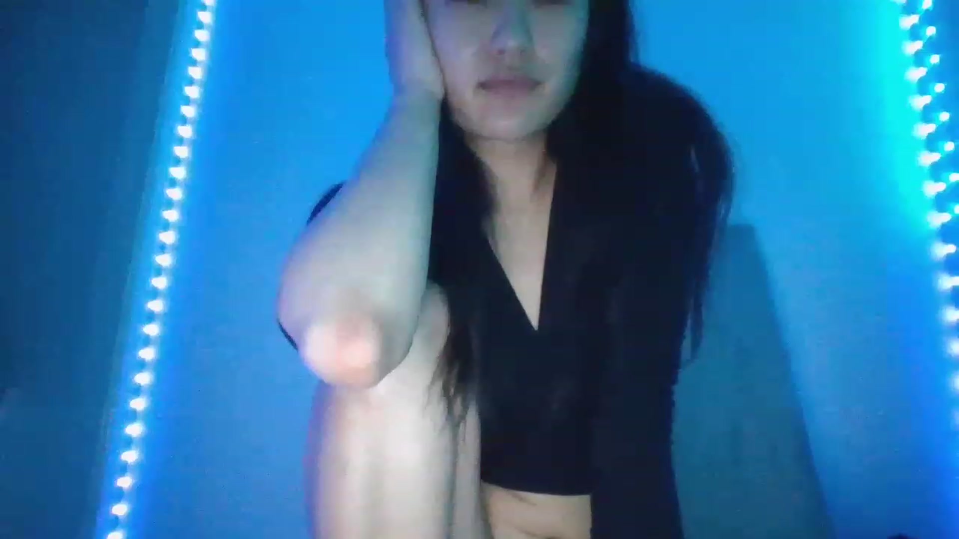 Gallery image thumbnail from Nomi4number1's myfreecams stream on, 12/03/2022, 22:28 image 4 of 20