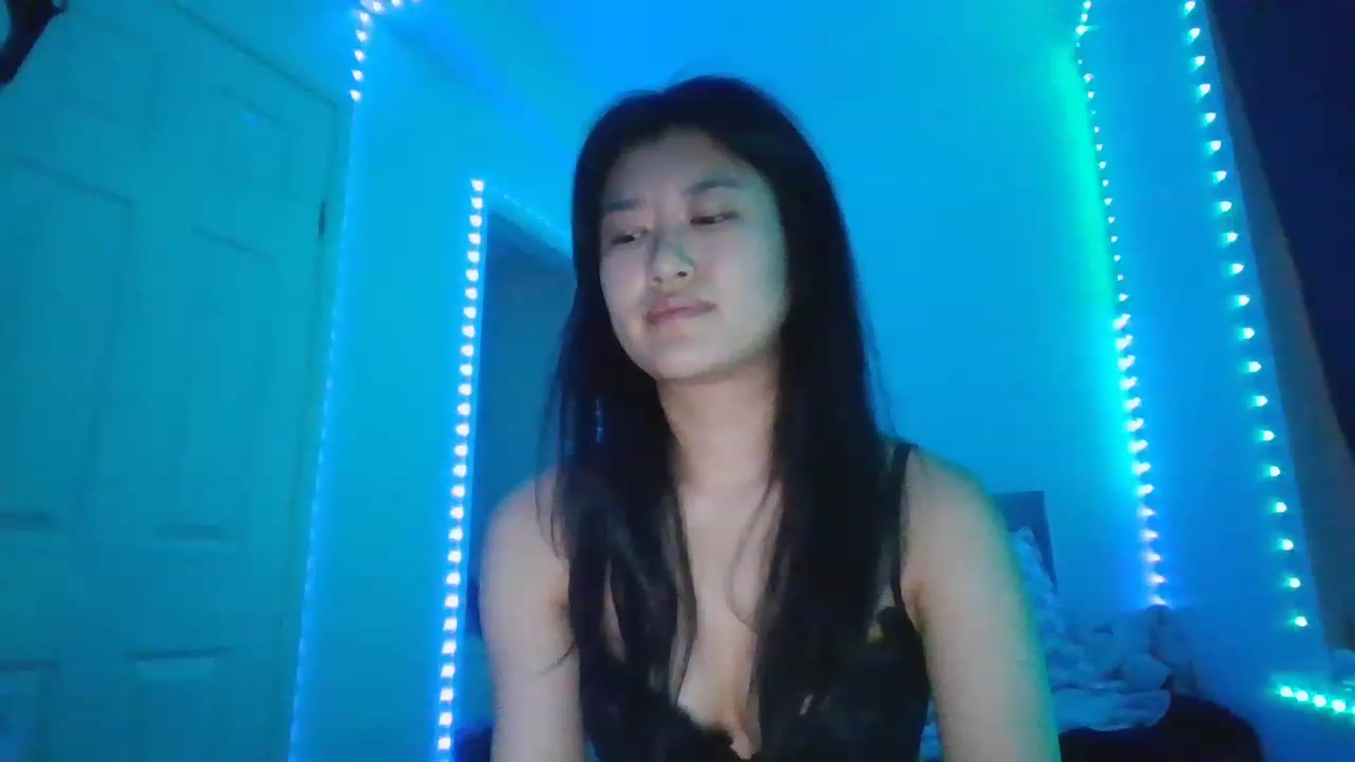 Gallery image thumbnail from Nomi4number1's myfreecams stream on, 12/08/2022, 04:04 image 2 of 20