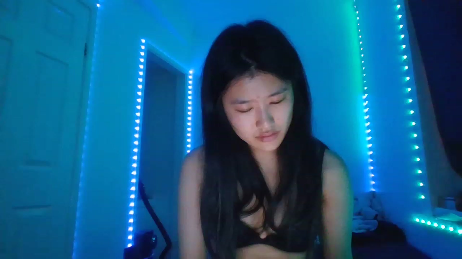 Gallery image thumbnail from Nomi4number1's myfreecams stream on, 12/08/2022, 04:04 image 16 of 20