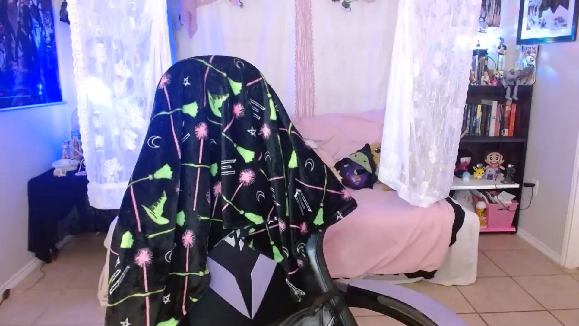 Gallery image thumbnail from NomiChuu's myfreecams stream on, 12/24/2025, 11:49 image 4 of 20