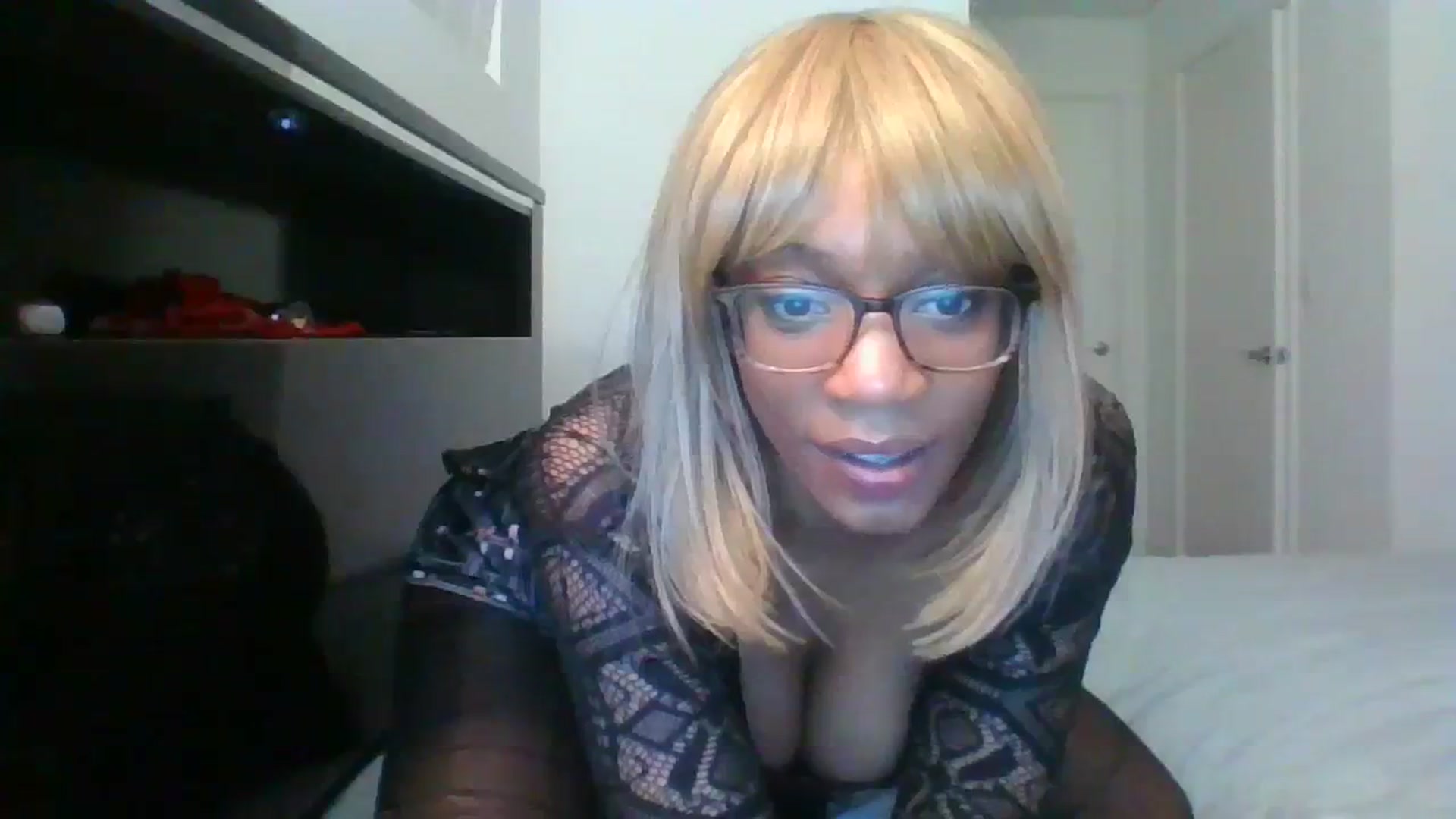 Gallery image thumbnail from NomiJones's myfreecams stream on, 09/17/2023, 12:13 image 4 of 20