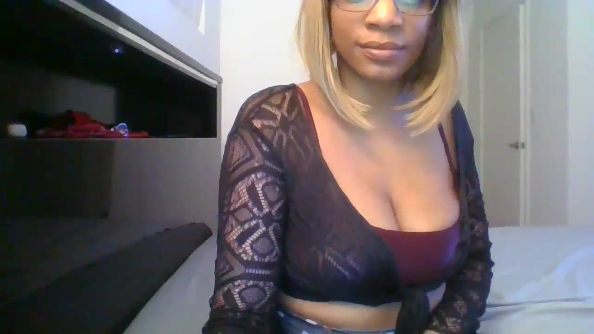 Gallery image thumbnail from NomiJones's myfreecams stream on, 09/17/2023, 12:13 image 16 of 20