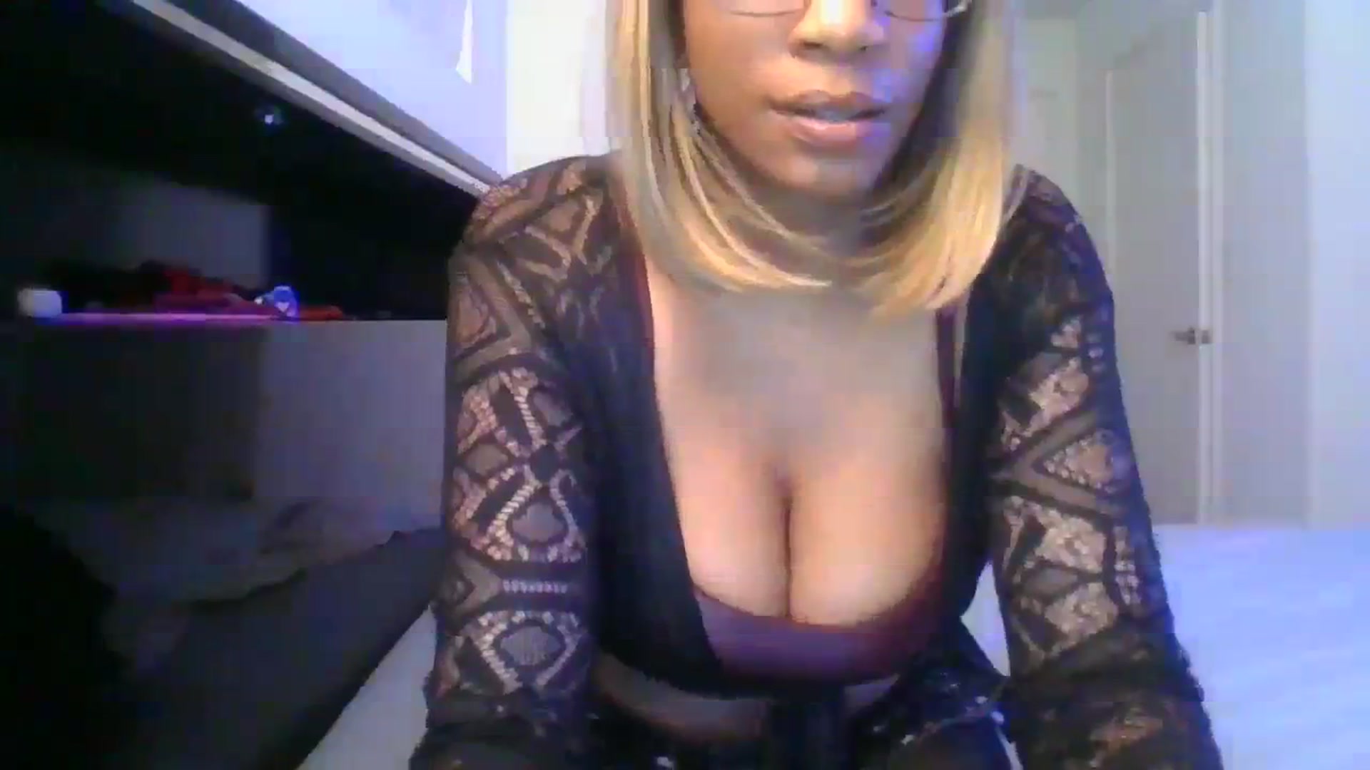 Gallery image thumbnail from NomiJones's myfreecams stream on, 09/17/2023, 13:07 image 6 of 20