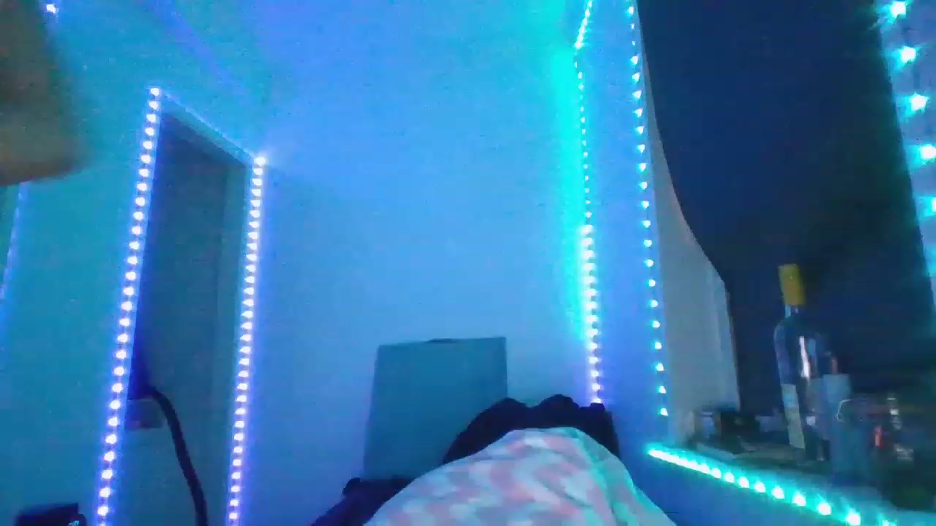 Gallery image thumbnail from Nomi_20's myfreecams stream on, 12/15/2022, 06:41 image 1 of 20