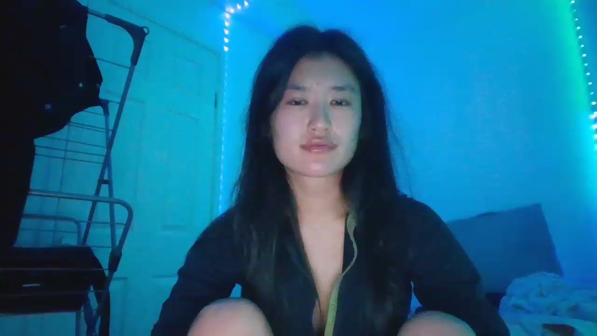 Gallery image thumbnail from Nomi_20's myfreecams stream on, 12/16/2022, 08:40 image 18 of 20