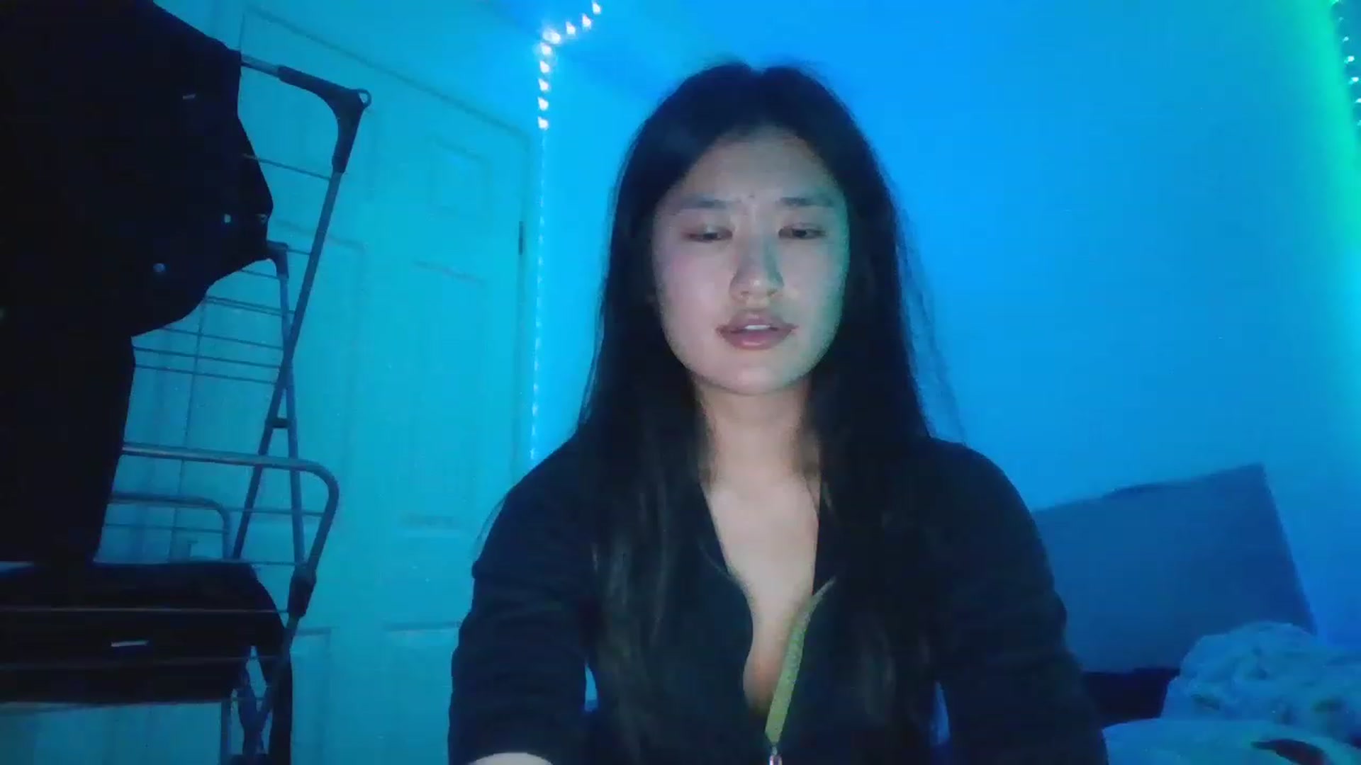 Gallery image thumbnail from Nomi_20's myfreecams stream on, 12/16/2022, 08:40 image 7 of 20