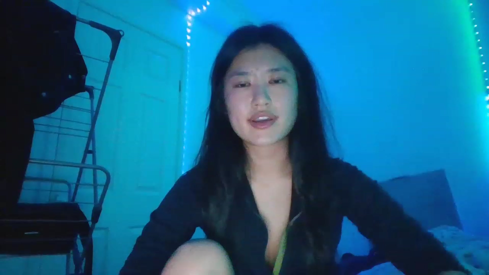 Gallery image thumbnail from Nomi_20's myfreecams stream on, 12/16/2022, 08:40 image 6 of 20