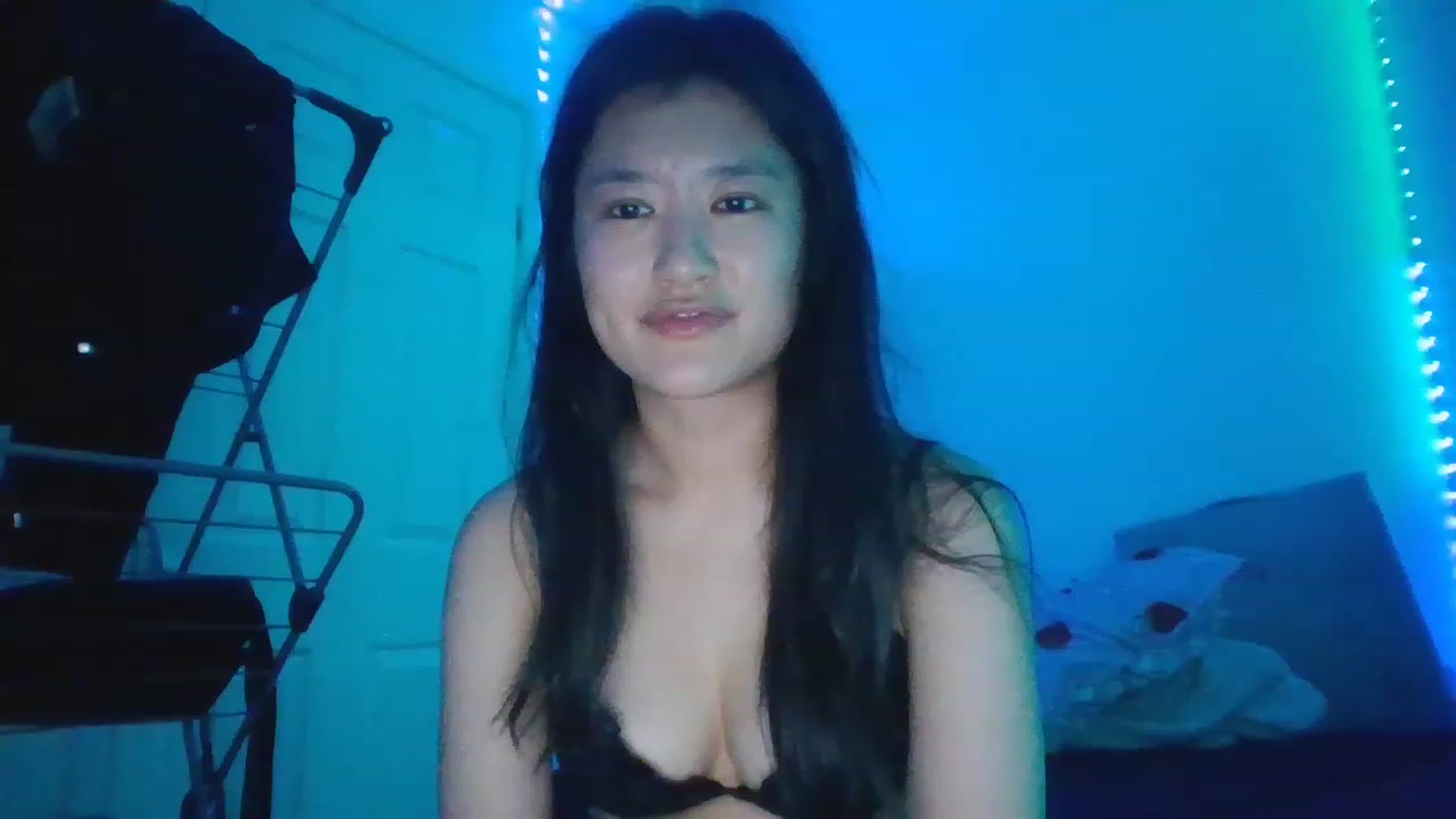 Gallery image thumbnail from Nomi_20's myfreecams stream on, 12/17/2022, 03:14 image 8 of 20
