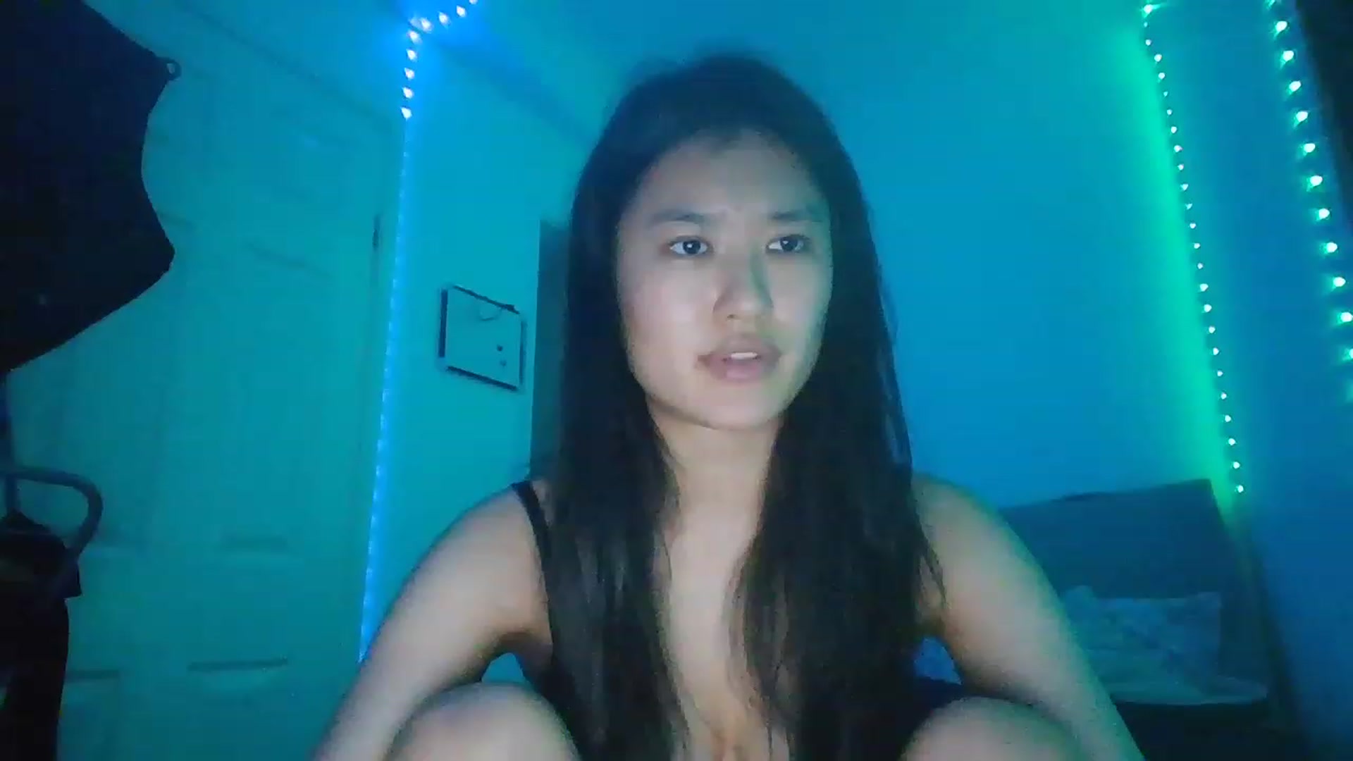 Gallery image thumbnail from Nomi_20's myfreecams stream on, 12/19/2022, 01:57 image 10 of 20
