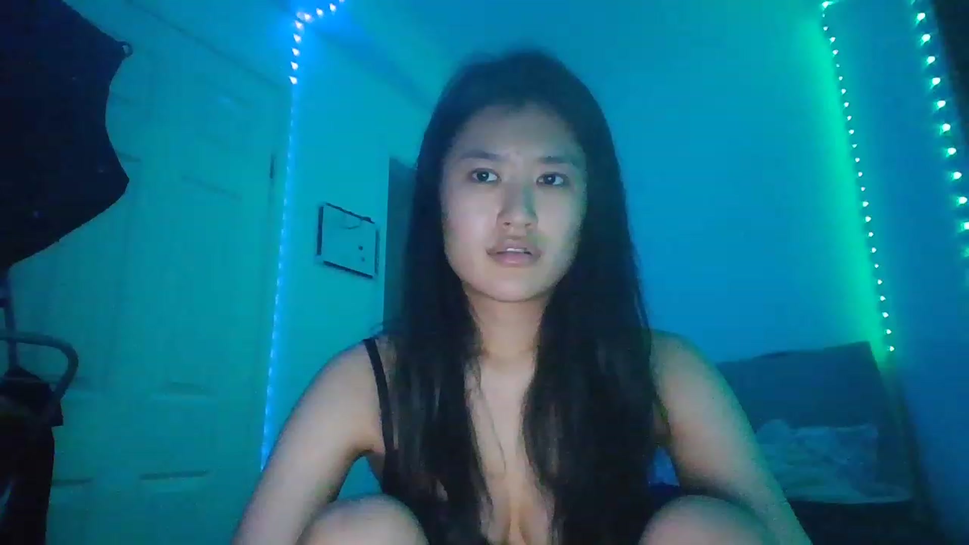 Gallery image thumbnail from Nomi_20's myfreecams stream on, 12/19/2022, 01:57 image 3 of 20