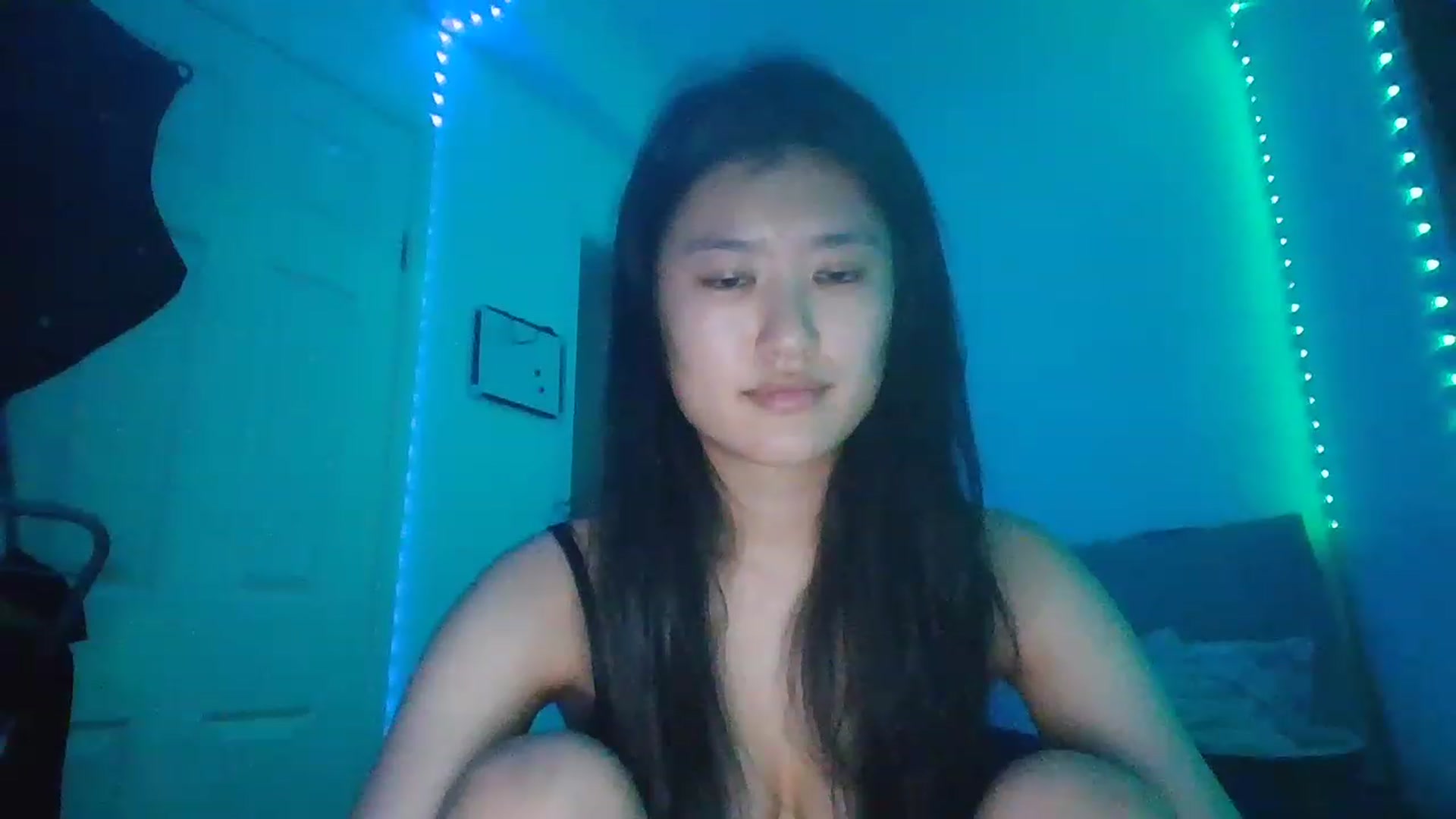 Gallery image thumbnail from Nomi_20's myfreecams stream on, 12/19/2022, 01:57 image 11 of 20