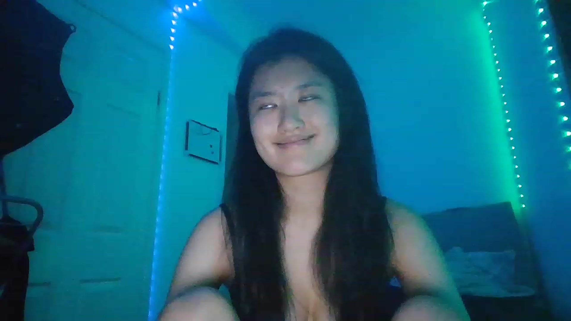Gallery image thumbnail from Nomi_20's myfreecams stream on, 12/19/2022, 01:57 image 8 of 20