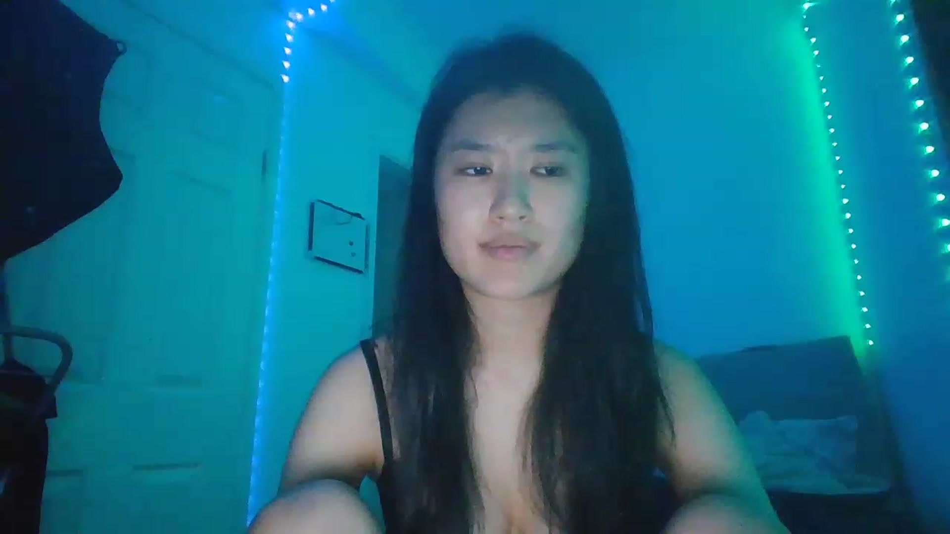 Gallery image thumbnail from Nomi_20's myfreecams stream on, 12/19/2022, 01:57 image 12 of 20