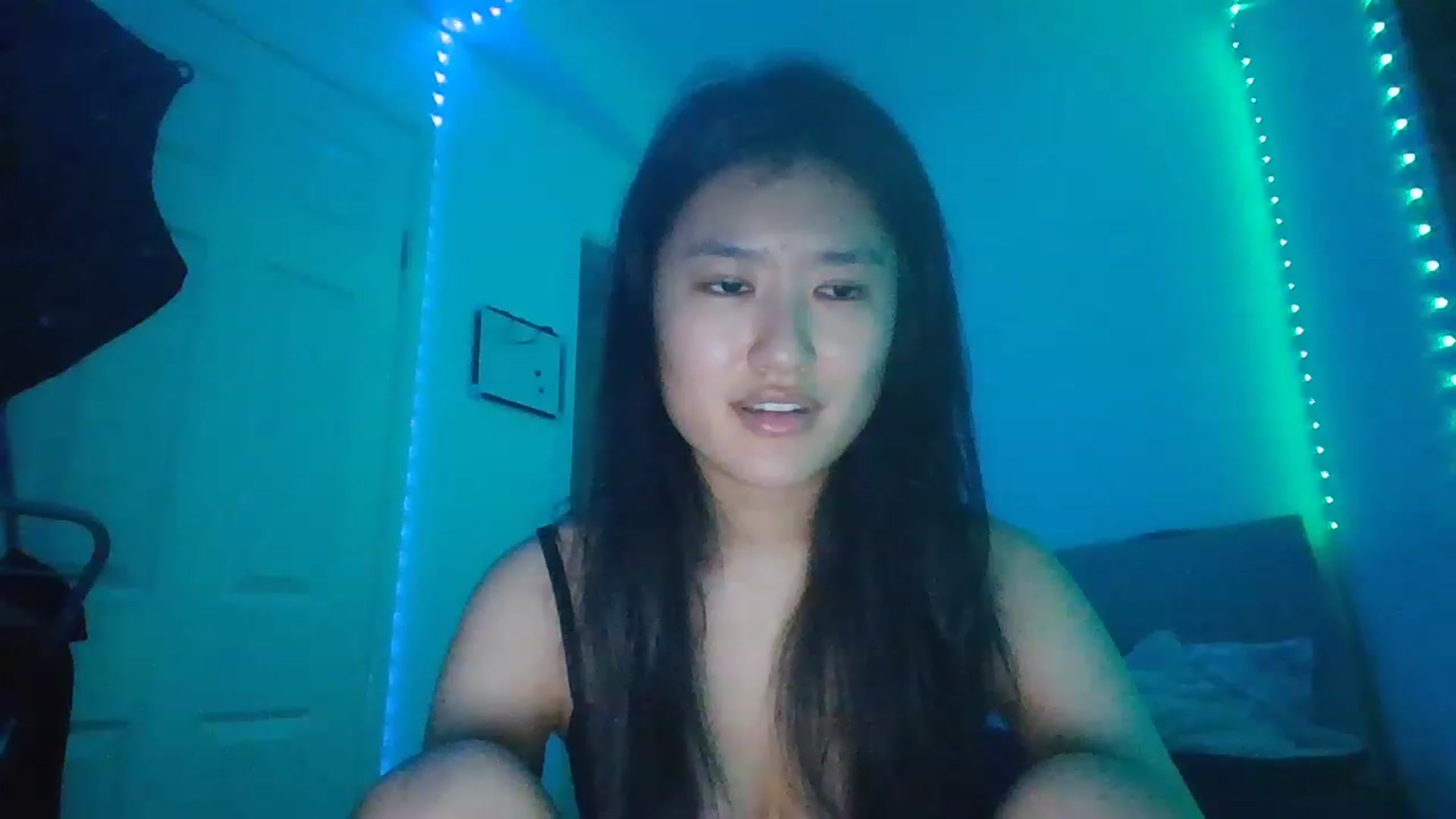 Gallery image thumbnail from Nomi_20's myfreecams stream on, 12/19/2022, 01:57 image 15 of 20