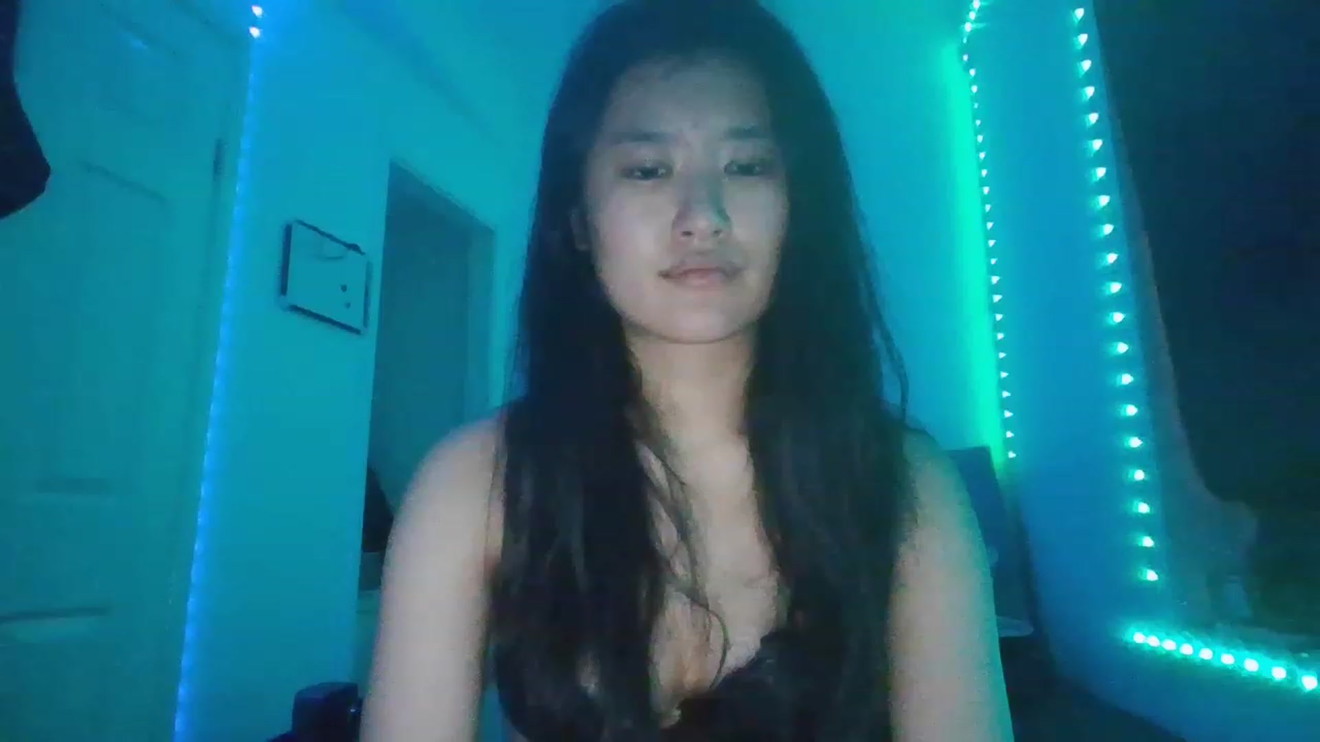 Gallery image thumbnail from Nomi_20's myfreecams stream on, 12/19/2022, 04:15 image 9 of 20