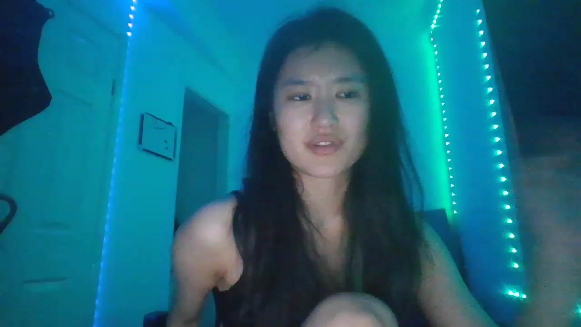 Gallery image thumbnail from Nomi_20's myfreecams stream on, 12/19/2022, 04:15 image 11 of 20