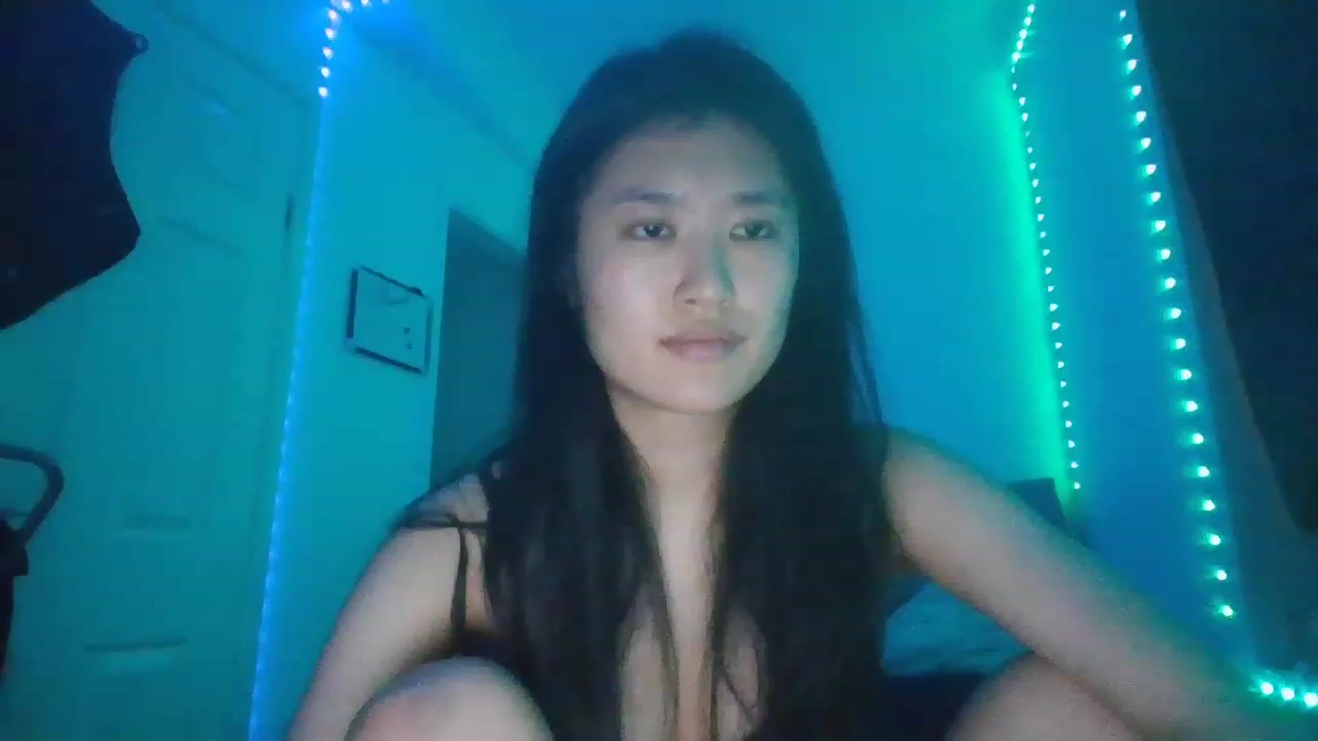 Gallery image thumbnail from Nomi_20's myfreecams stream on, 12/19/2022, 04:15 image 19 of 20