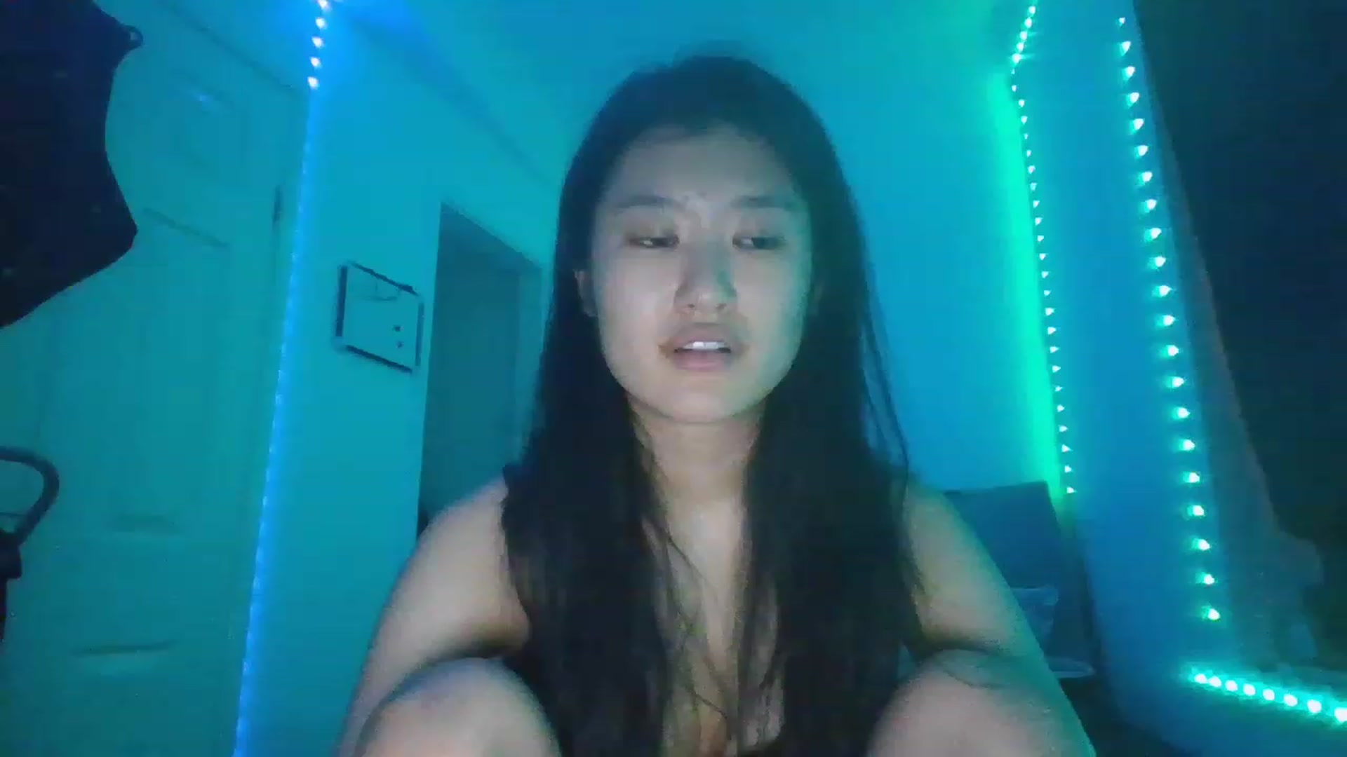 Gallery image thumbnail from Nomi_20's myfreecams stream on, 12/19/2022, 04:15 image 12 of 20