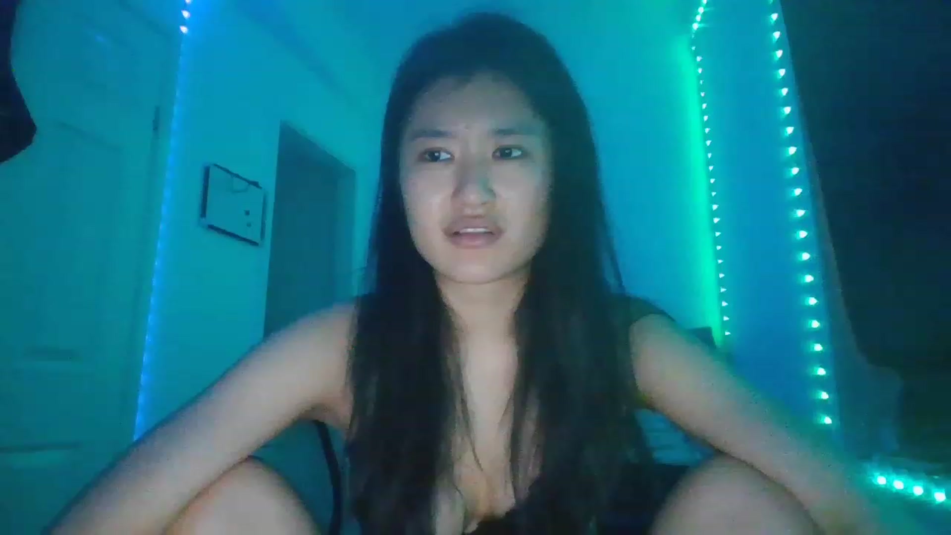 Gallery image thumbnail from Nomi_20's myfreecams stream on, 12/19/2022, 04:15 image 6 of 20