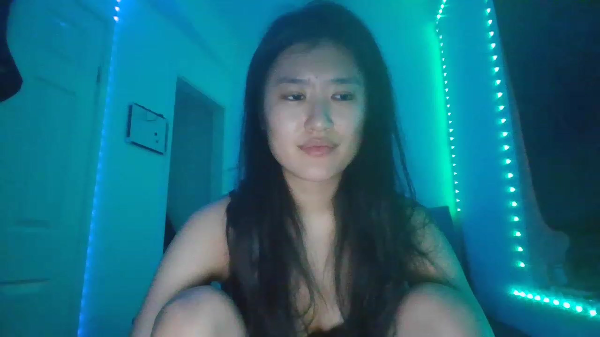 Gallery image thumbnail from Nomi_20's myfreecams stream on, 12/19/2022, 04:15 image 3 of 20