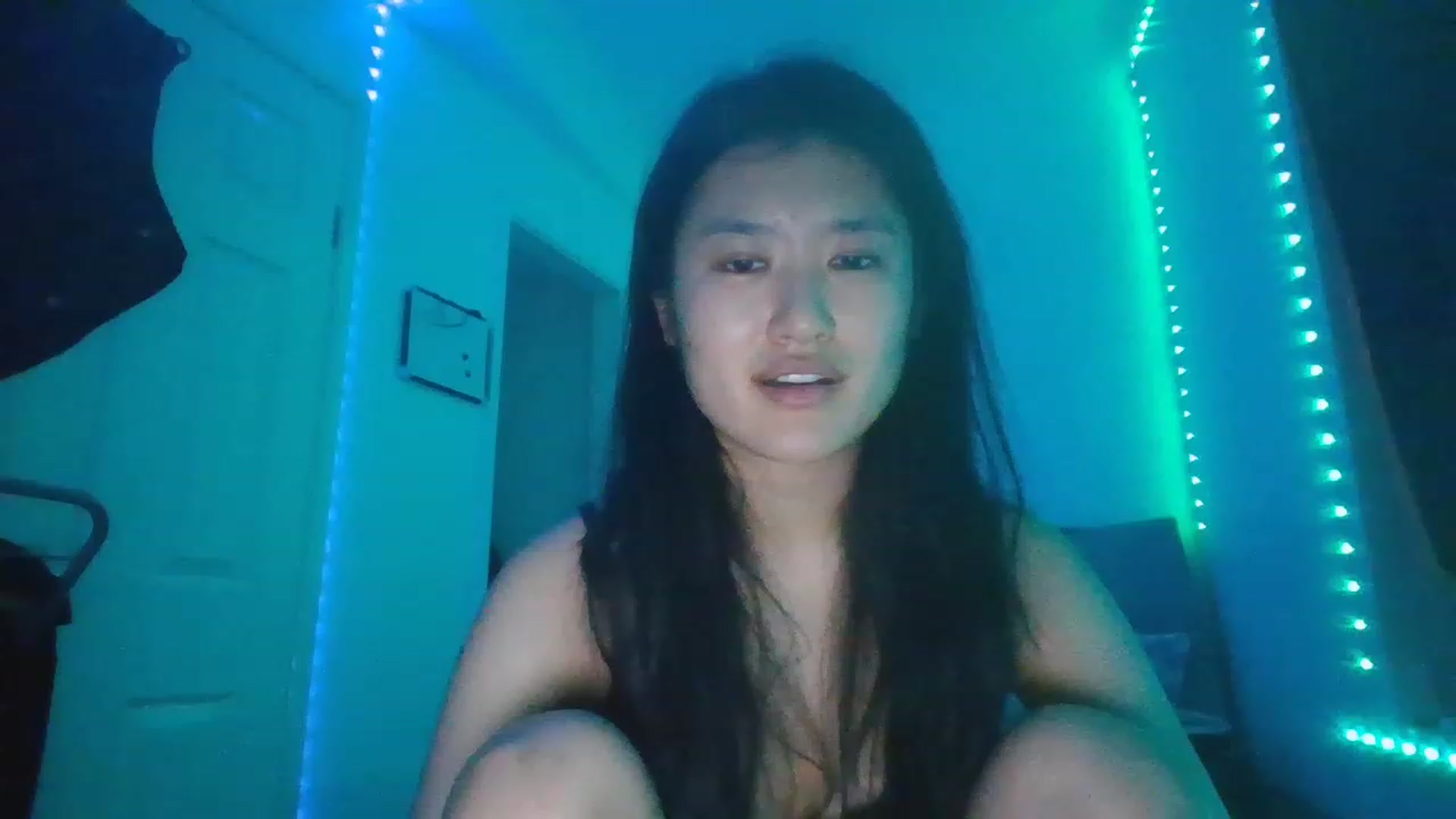 Gallery image thumbnail from Nomi_20's myfreecams stream on, 12/19/2022, 04:15 image 13 of 20