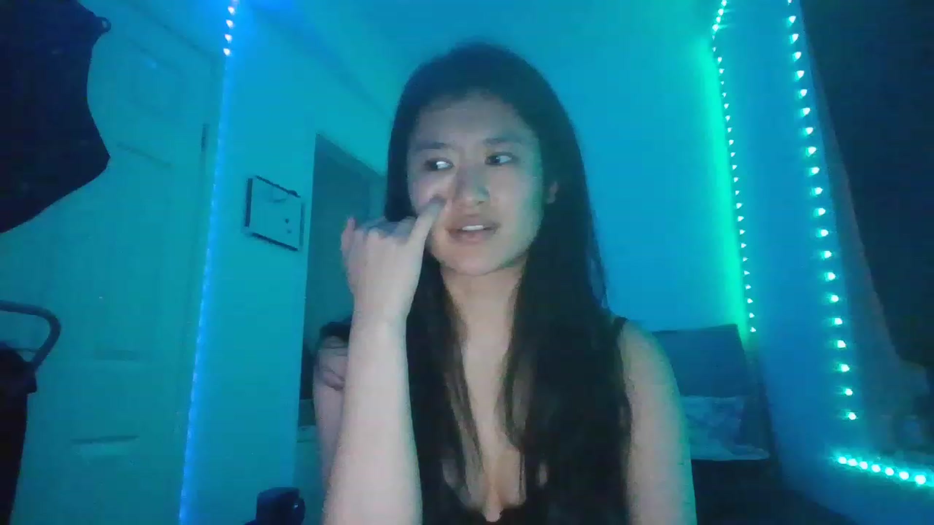Gallery image thumbnail from Nomi_20's myfreecams stream on, 12/19/2022, 04:15 image 15 of 20