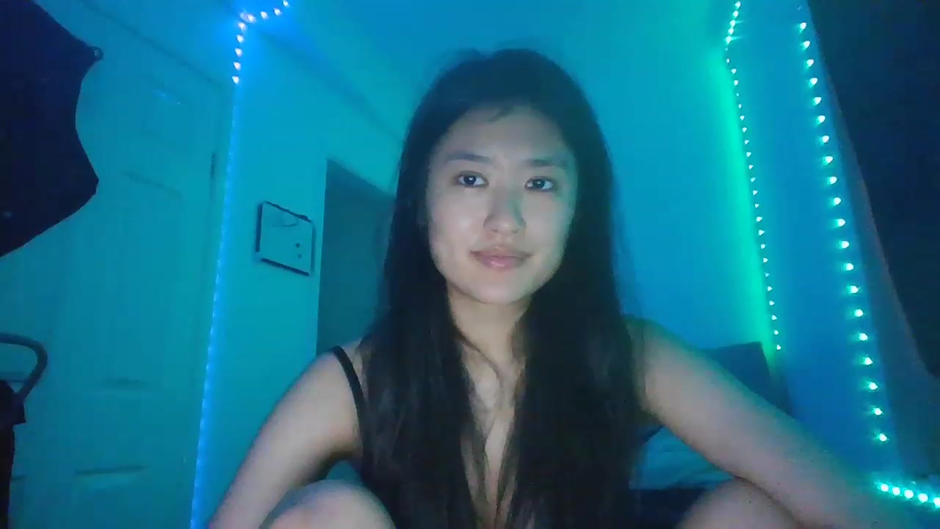 Gallery image thumbnail from Nomi_20's myfreecams stream on, 12/19/2022, 05:09 image 18 of 20