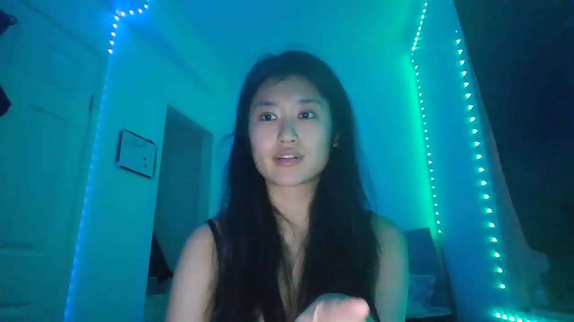 Gallery image thumbnail from Nomi_20's myfreecams stream on, 12/19/2022, 05:09 image 12 of 20
