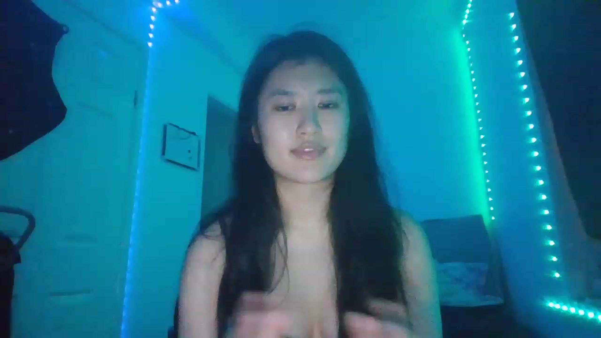Gallery image thumbnail from Nomi_20's myfreecams stream on, 12/19/2022, 05:09 image 20 of 20