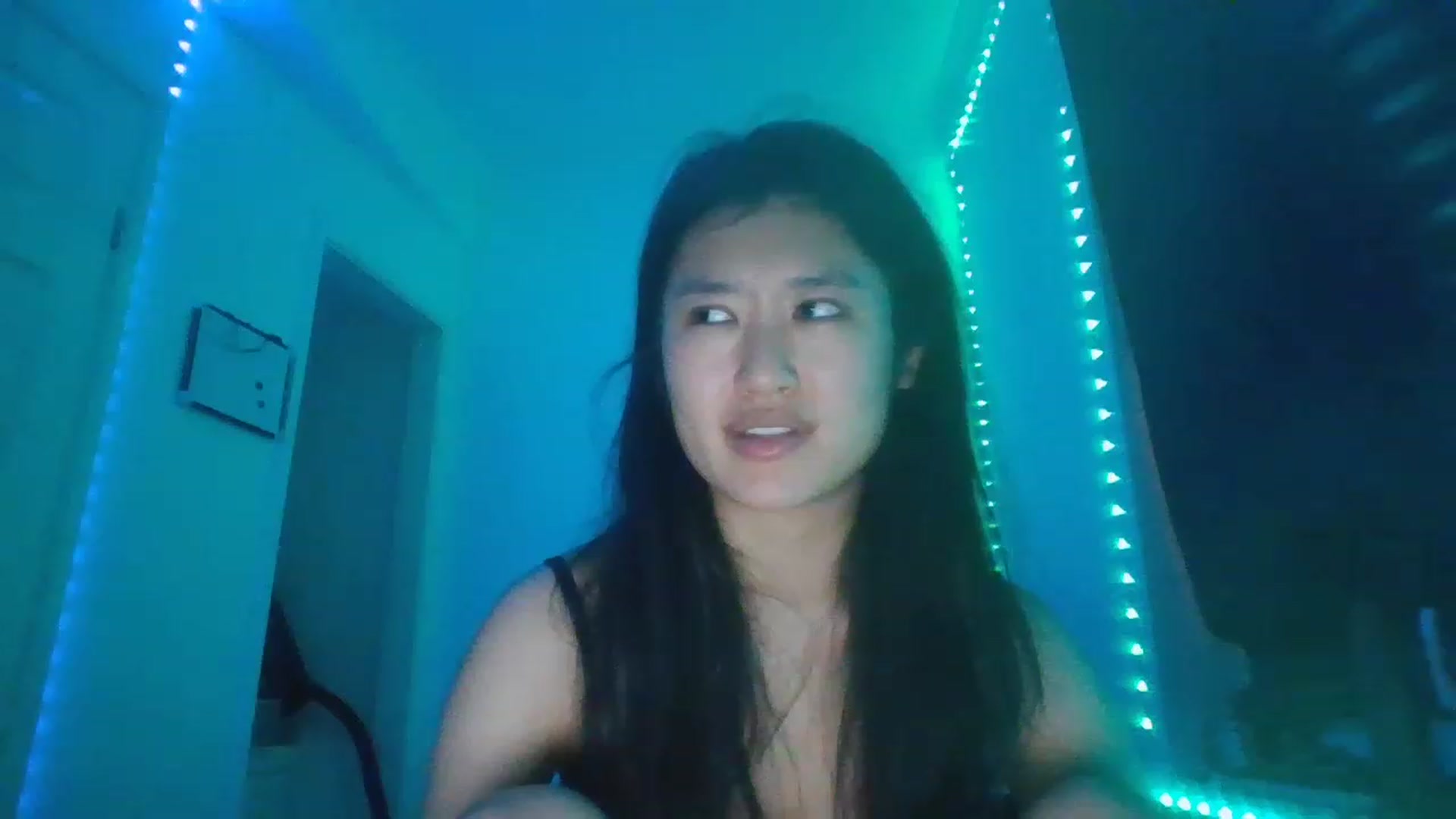 Gallery image thumbnail from Nomi_20's myfreecams stream on, 12/19/2022, 05:09 image 5 of 20