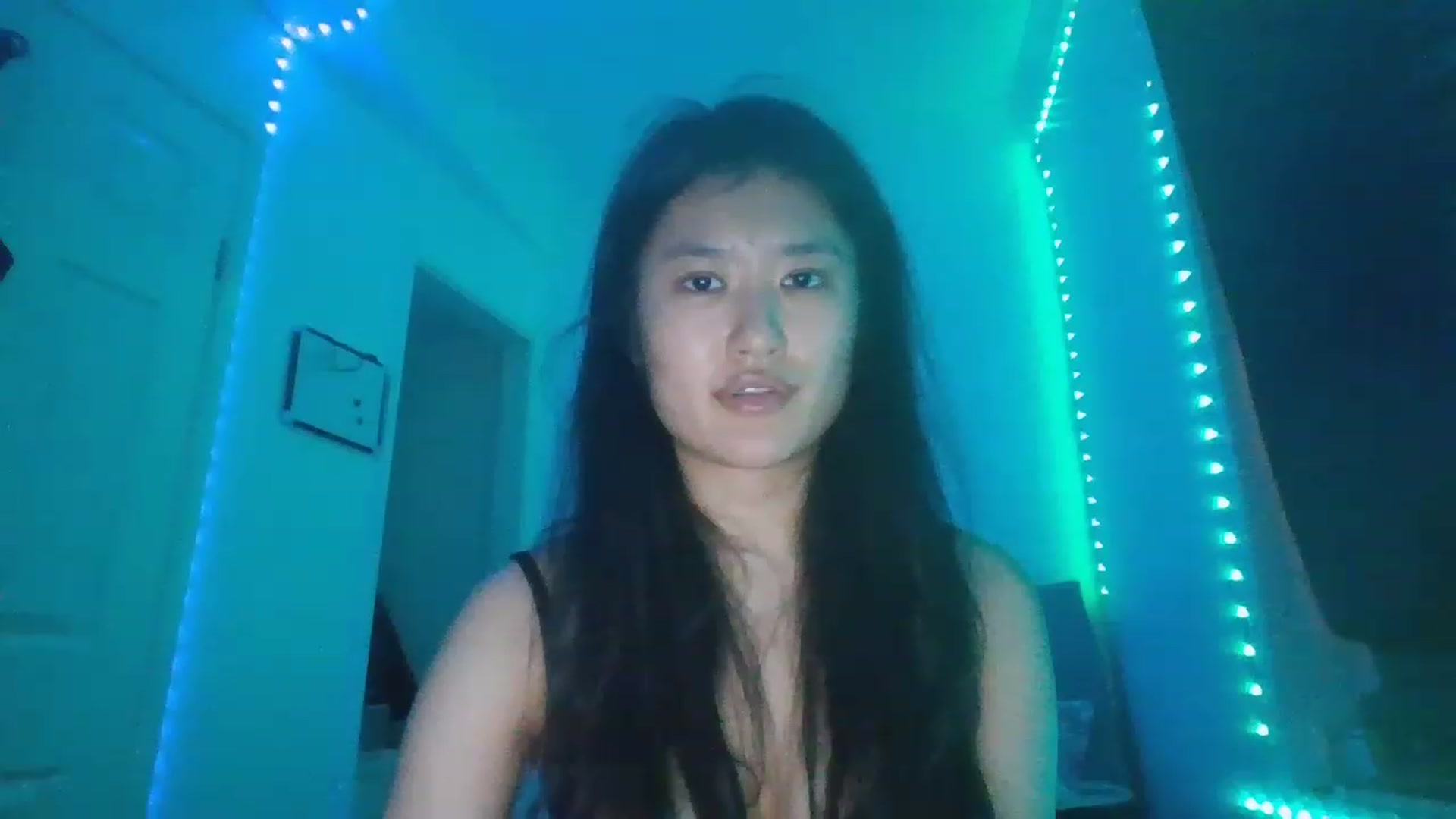 Gallery image thumbnail from Nomi_20's myfreecams stream on, 12/19/2022, 05:09 image 9 of 20