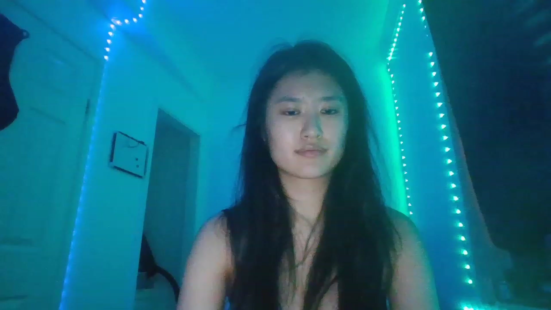Gallery image thumbnail from Nomi_20's myfreecams stream on, 12/19/2022, 05:09 image 2 of 20