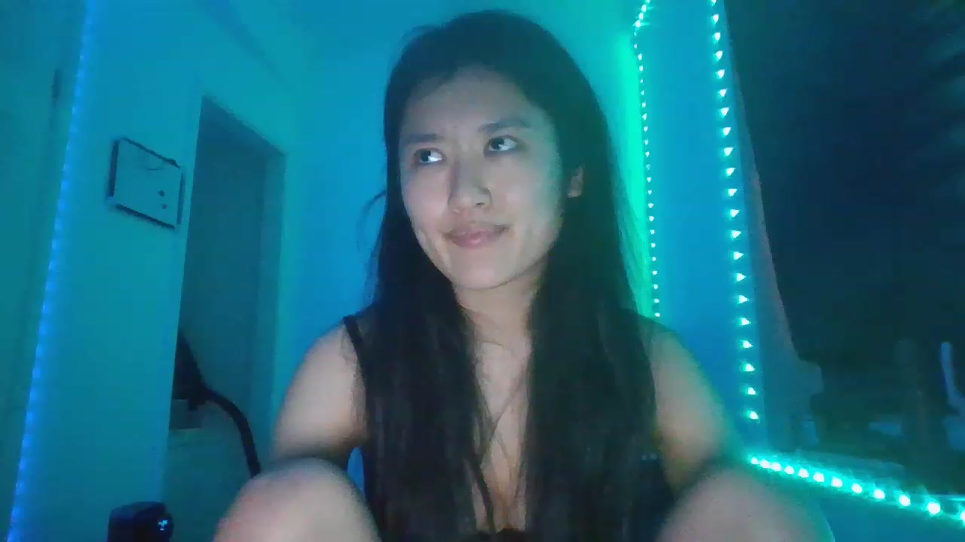 Gallery image thumbnail from Nomi_20's myfreecams stream on, 12/19/2022, 05:09 image 7 of 20