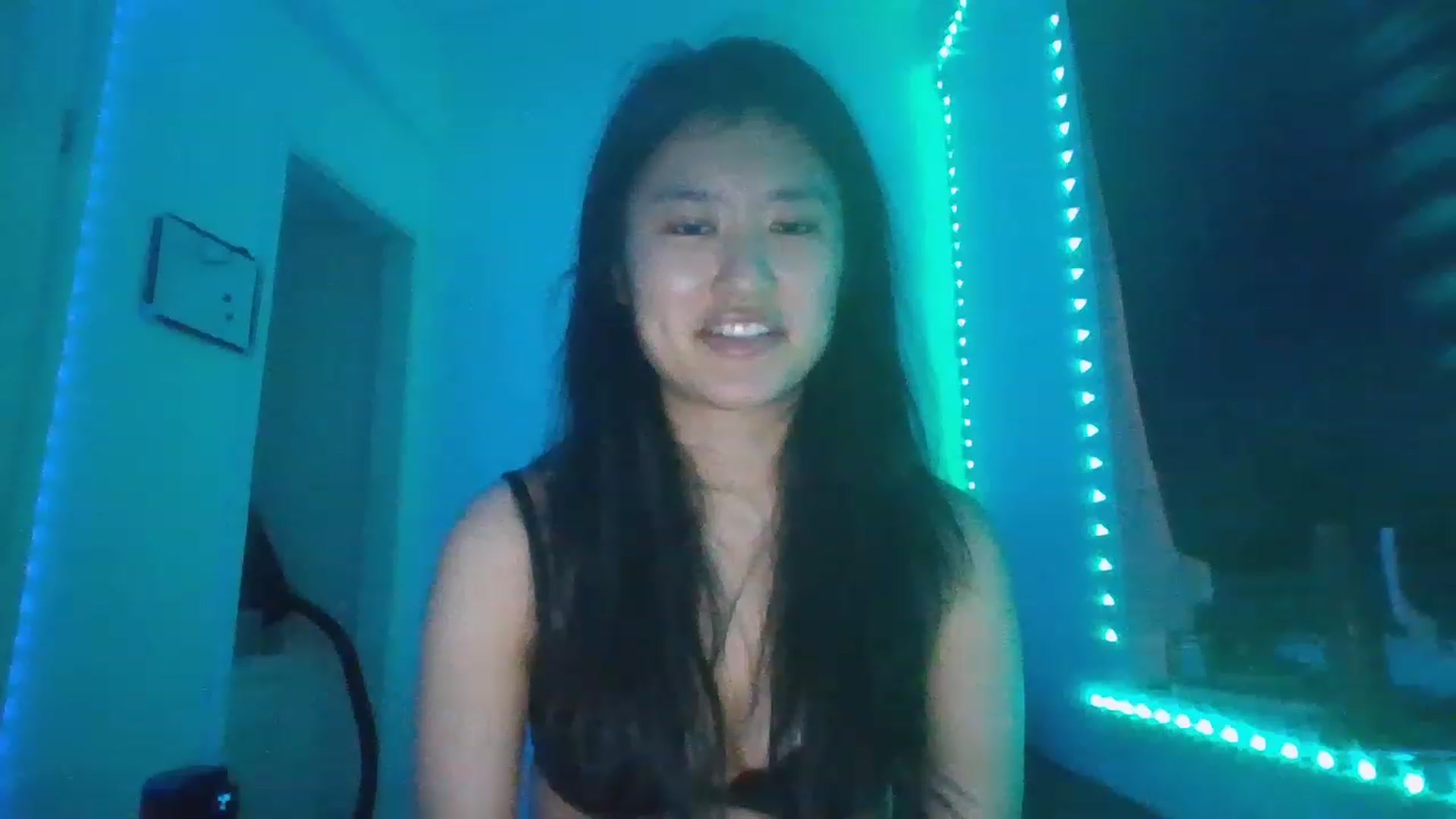 Gallery image thumbnail from Nomi_20's myfreecams stream on, 12/19/2022, 05:09 image 8 of 20