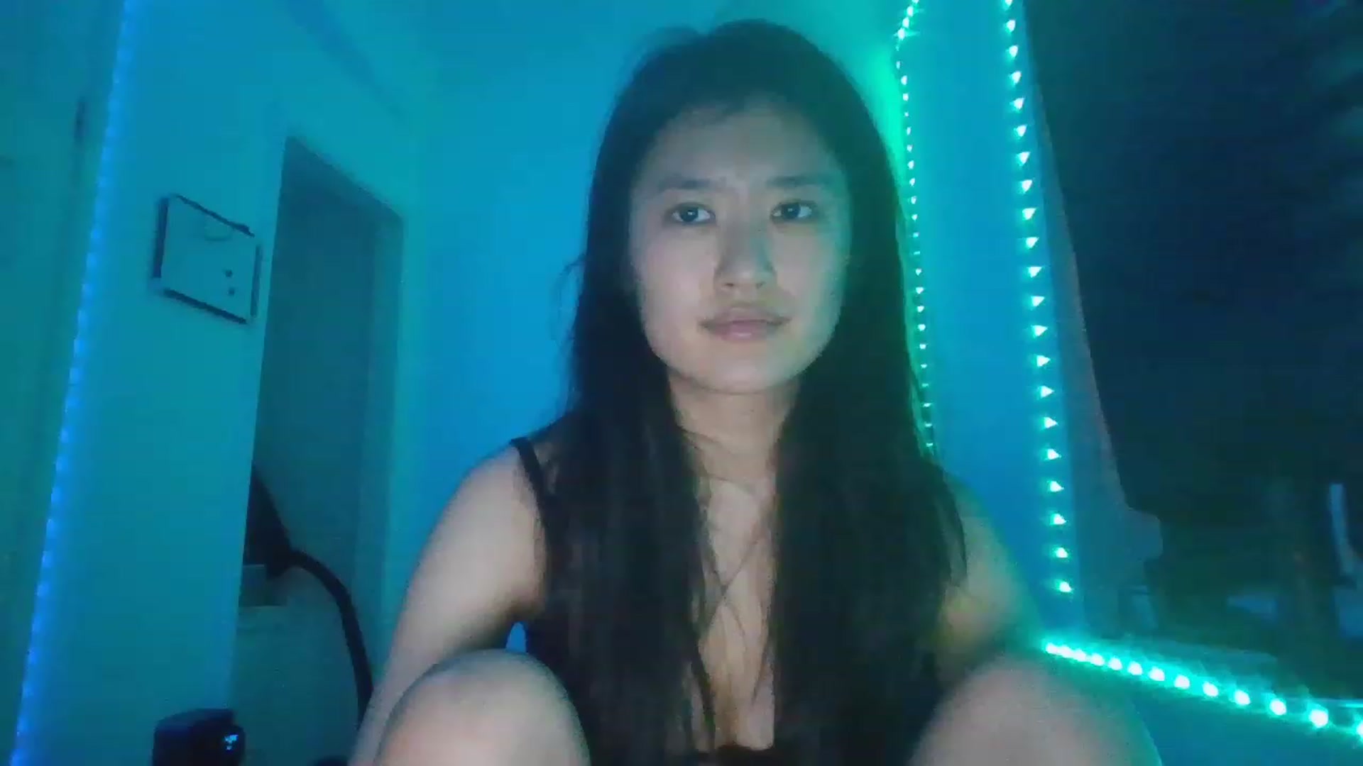 Gallery image thumbnail from Nomi_20's myfreecams stream on, 12/19/2022, 05:09 image 6 of 20