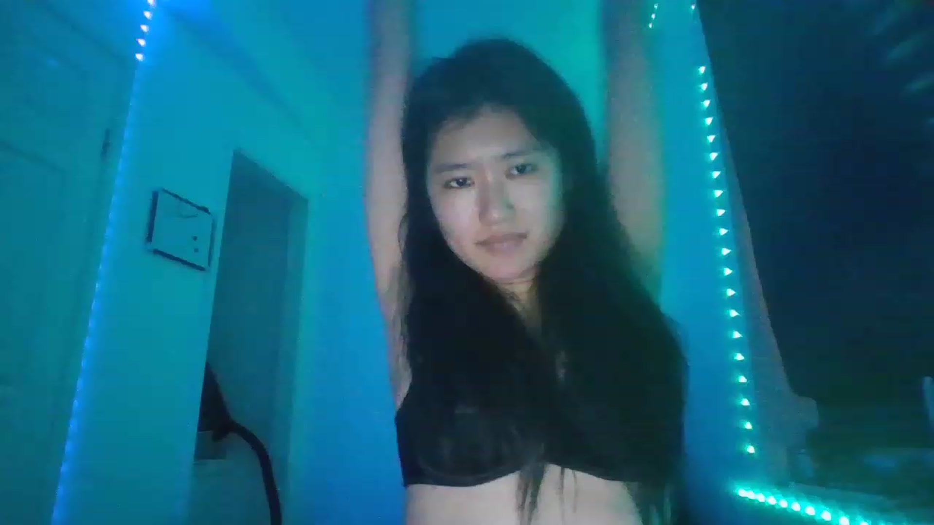 Gallery image thumbnail from Nomi_20's myfreecams stream on, 12/19/2022, 07:03 image 9 of 20