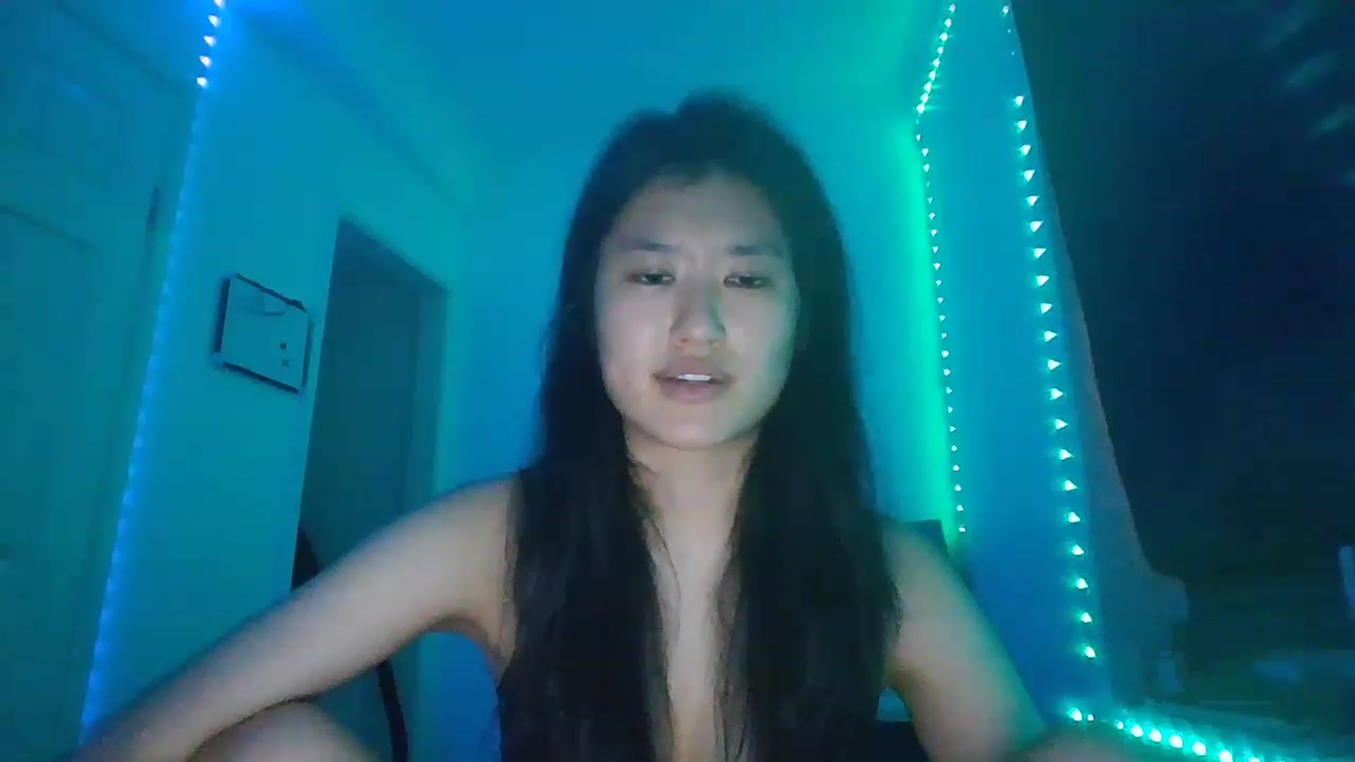 Gallery image thumbnail from Nomi_20's myfreecams stream on, 12/19/2022, 07:03 image 13 of 20