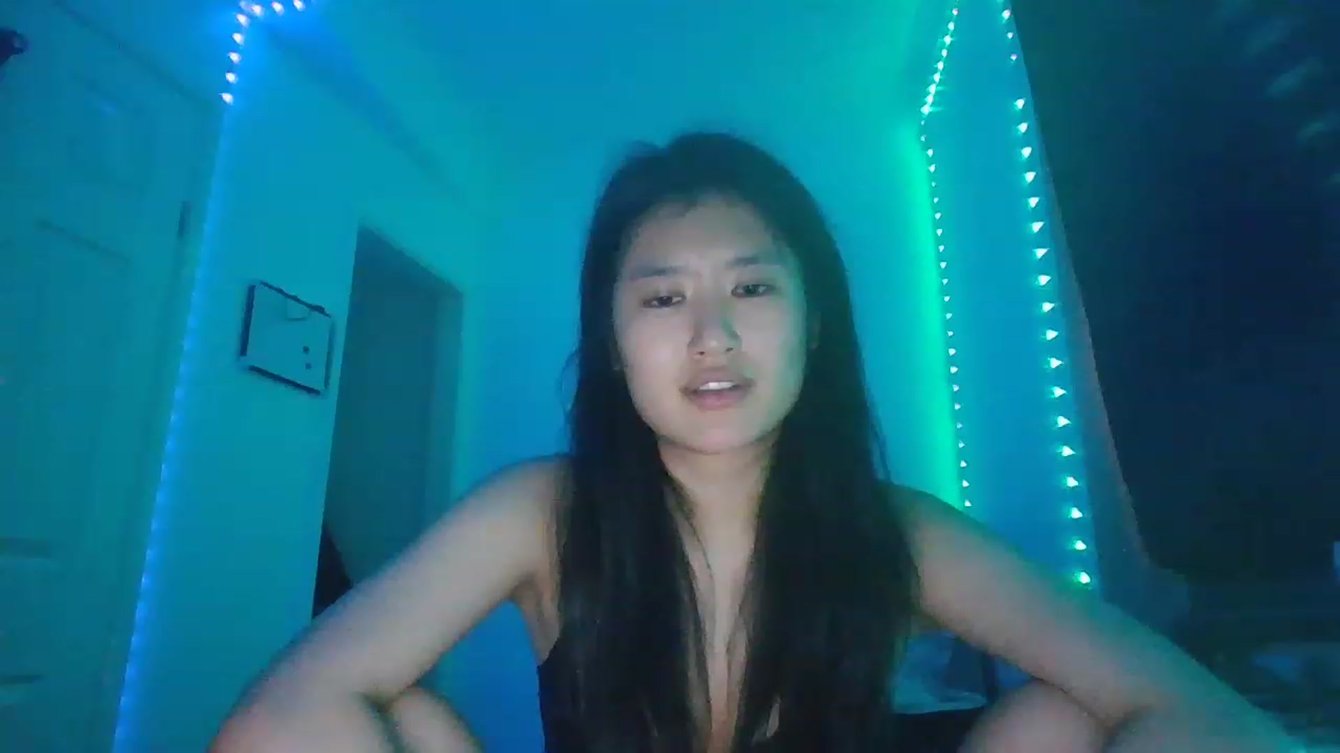 Gallery image thumbnail from Nomi_20's myfreecams stream on, 12/19/2022, 07:03 image 6 of 20
