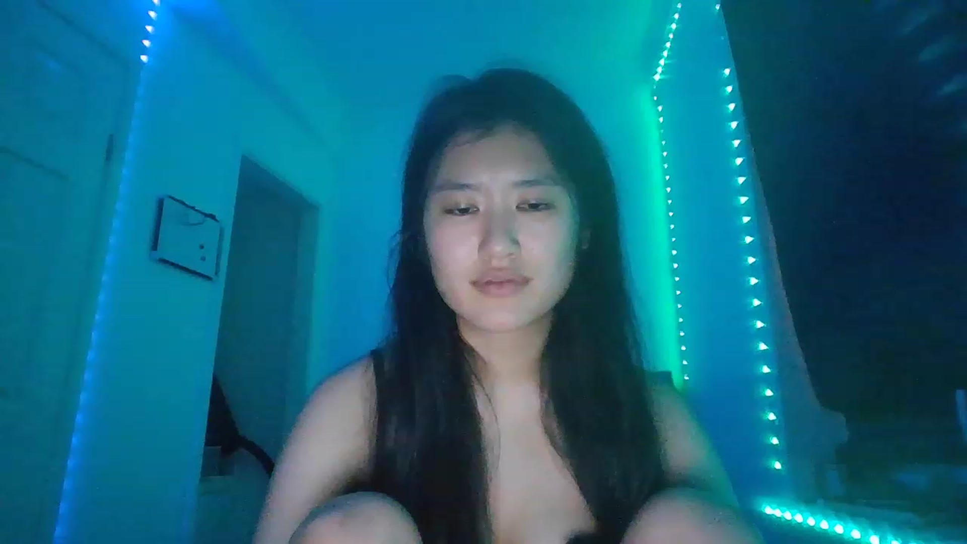 Gallery image thumbnail from Nomi_20's myfreecams stream on, 12/19/2022, 07:03 image 10 of 20