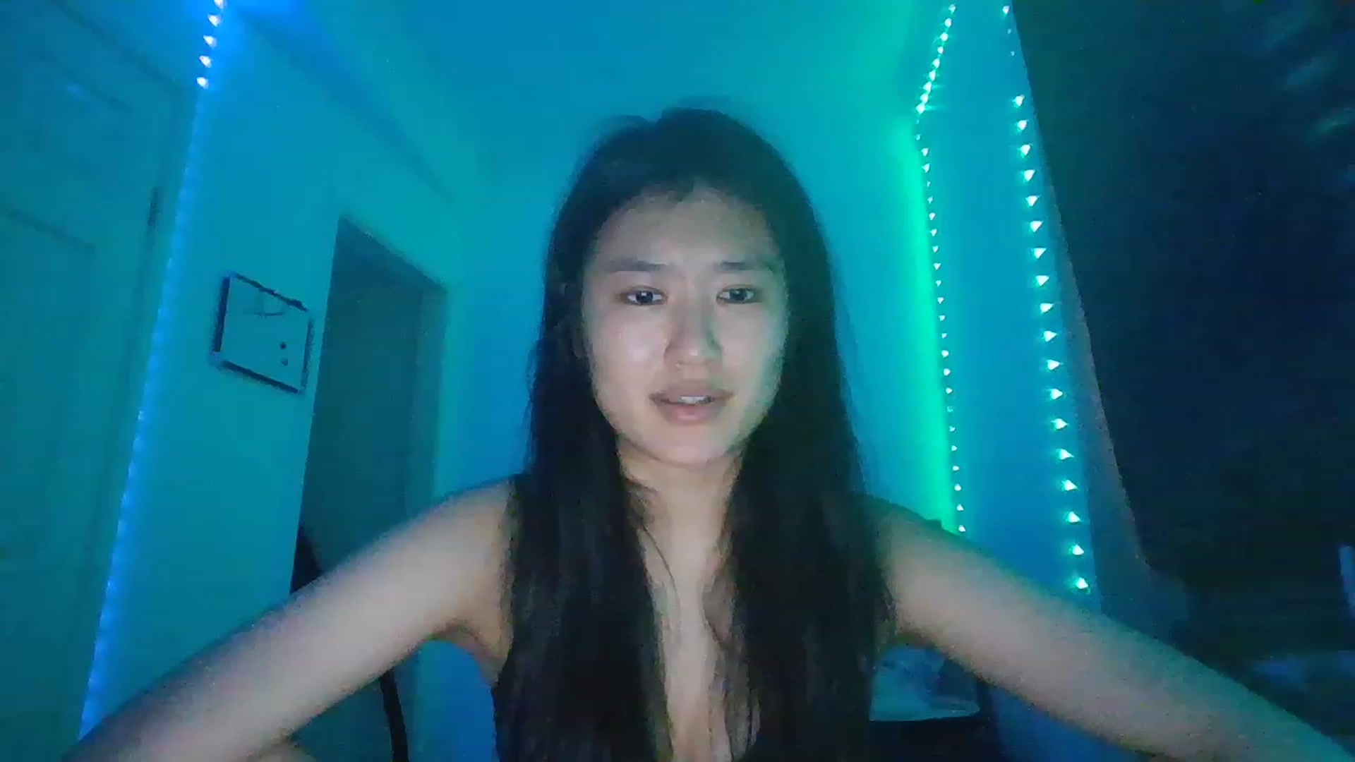 Gallery image thumbnail from Nomi_20's myfreecams stream on, 12/19/2022, 07:03 image 12 of 20