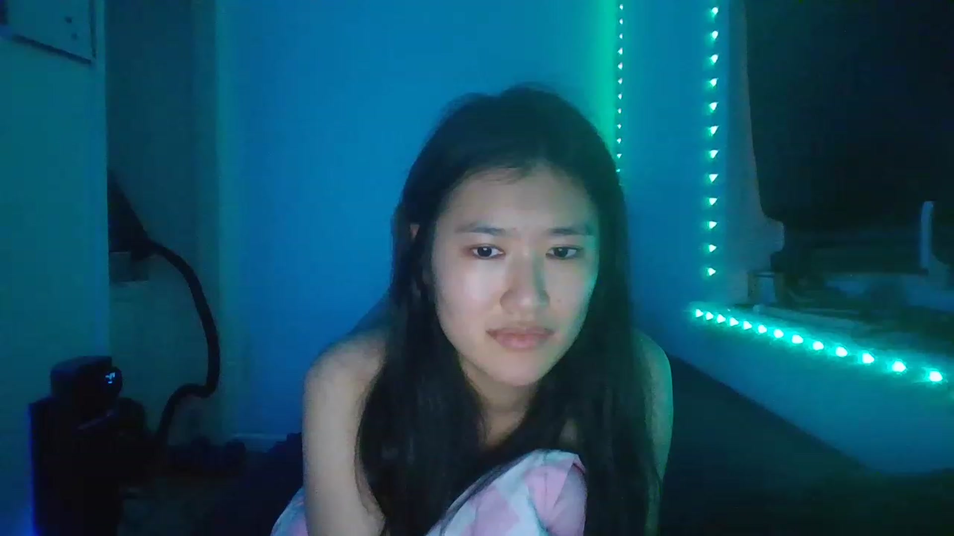 Gallery image thumbnail from Nomi_20's myfreecams stream on, 12/19/2022, 07:03 image 20 of 20