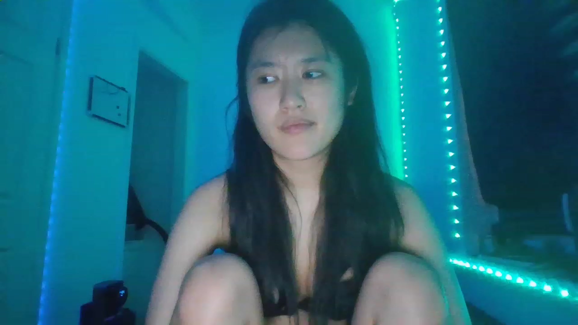 Gallery image thumbnail from Nomi_20's myfreecams stream on, 12/19/2022, 07:03 image 4 of 20
