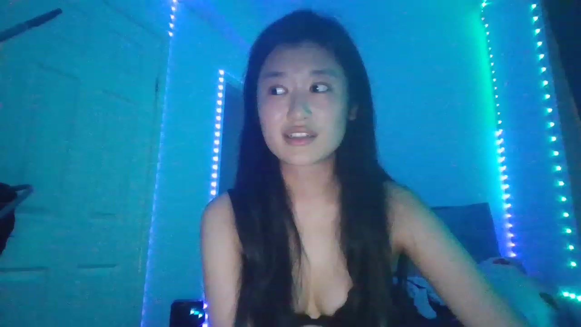 Gallery image thumbnail from Nomi_20's myfreecams stream on, 12/21/2022, 07:14 image 10 of 20