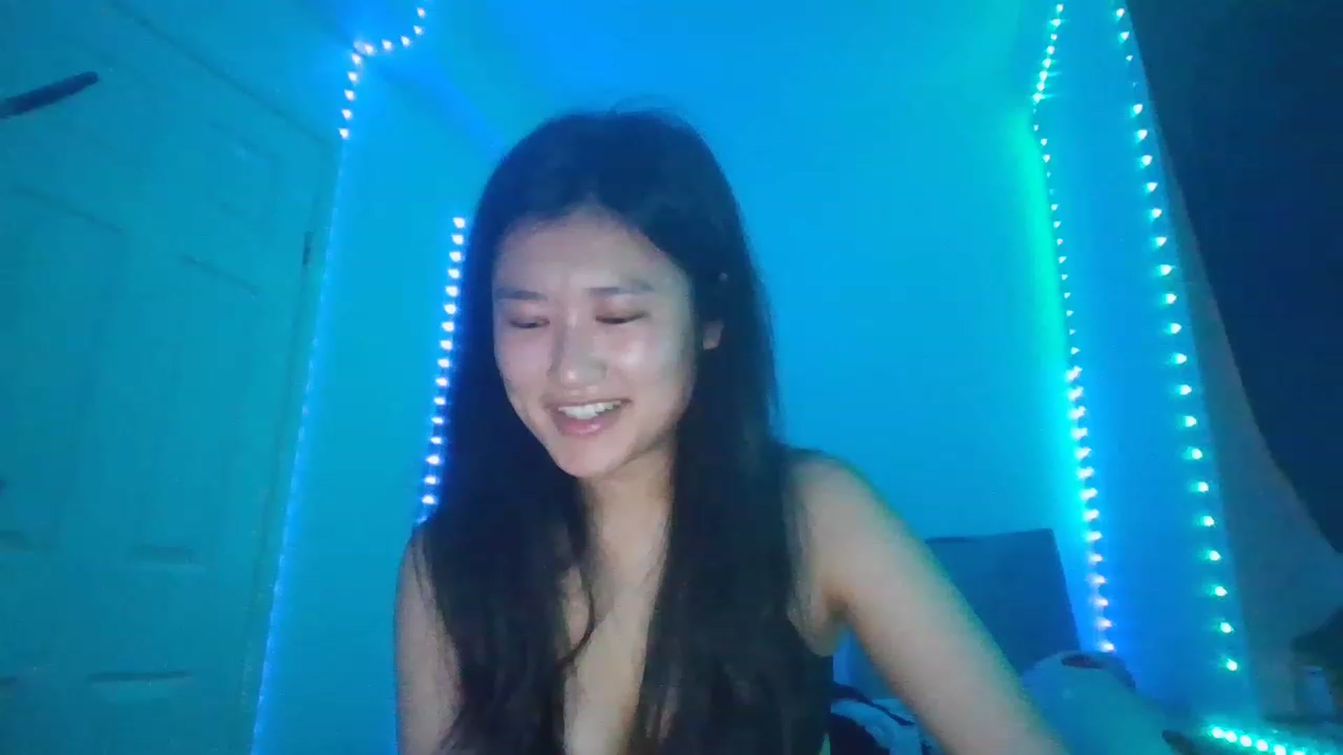 Gallery image thumbnail from Nomi_20's myfreecams stream on, 12/21/2022, 07:14 image 4 of 20