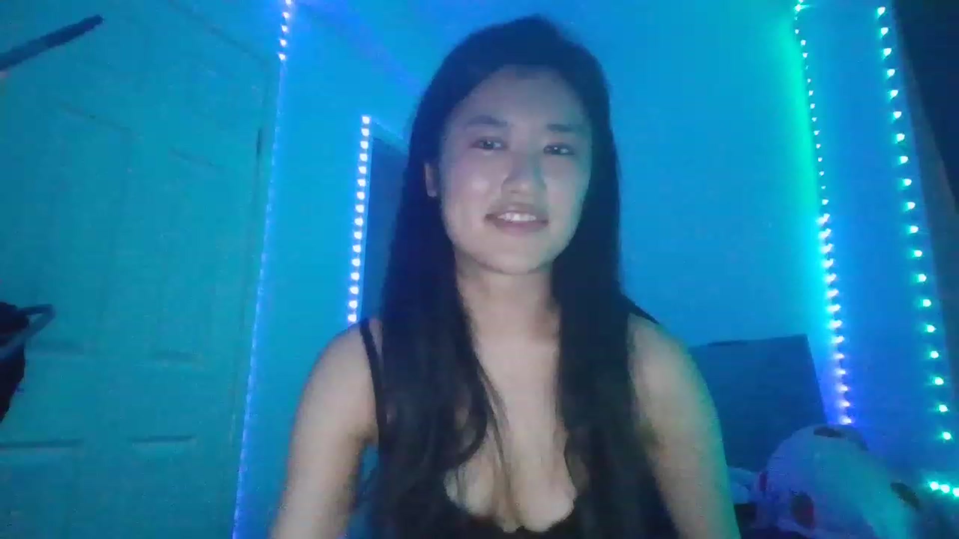 Gallery image thumbnail from Nomi_20's myfreecams stream on, 12/21/2022, 07:14 image 13 of 20