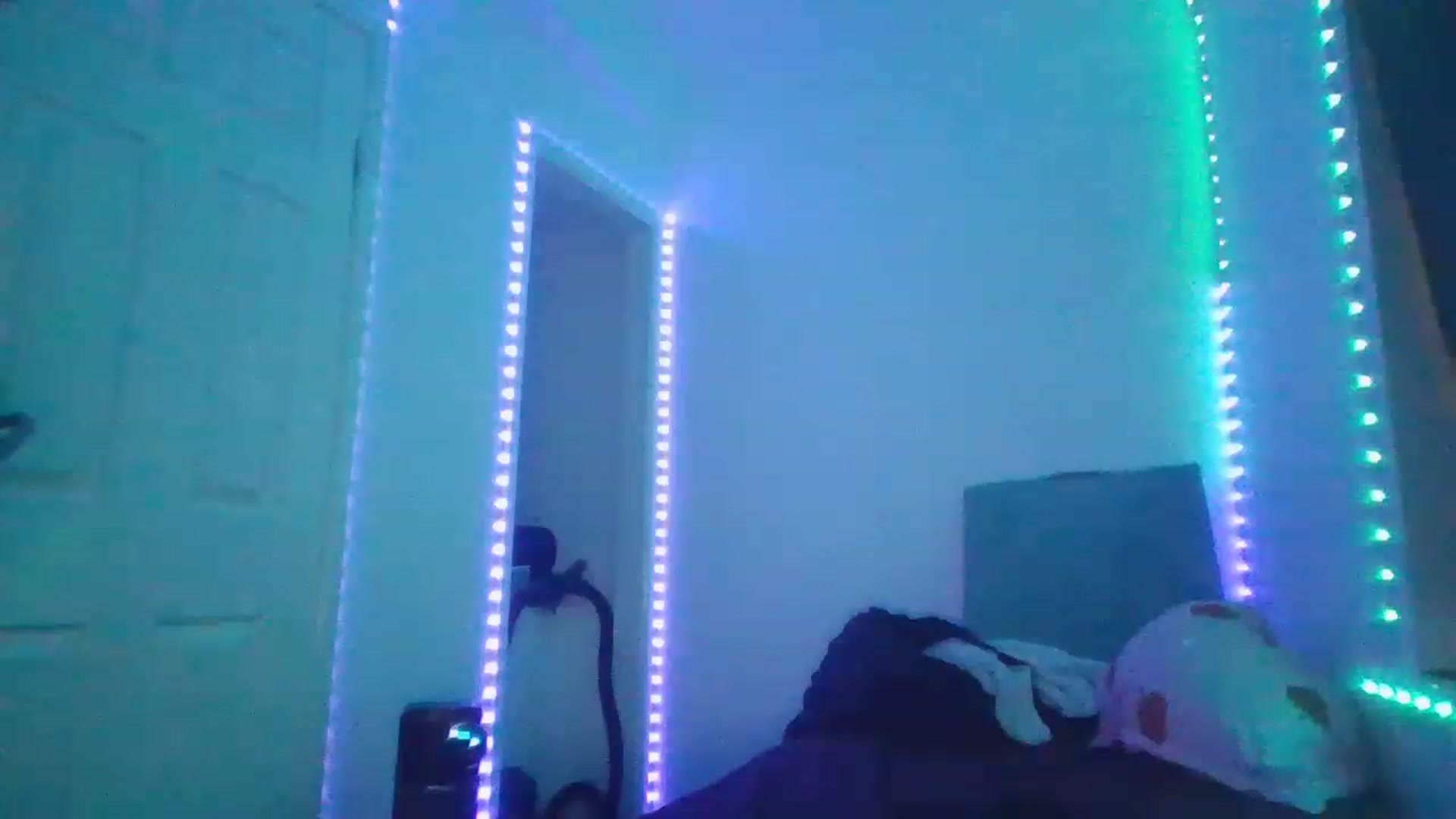 Gallery image thumbnail from Nomi_20's myfreecams stream on, 12/21/2022, 07:14 image 19 of 20