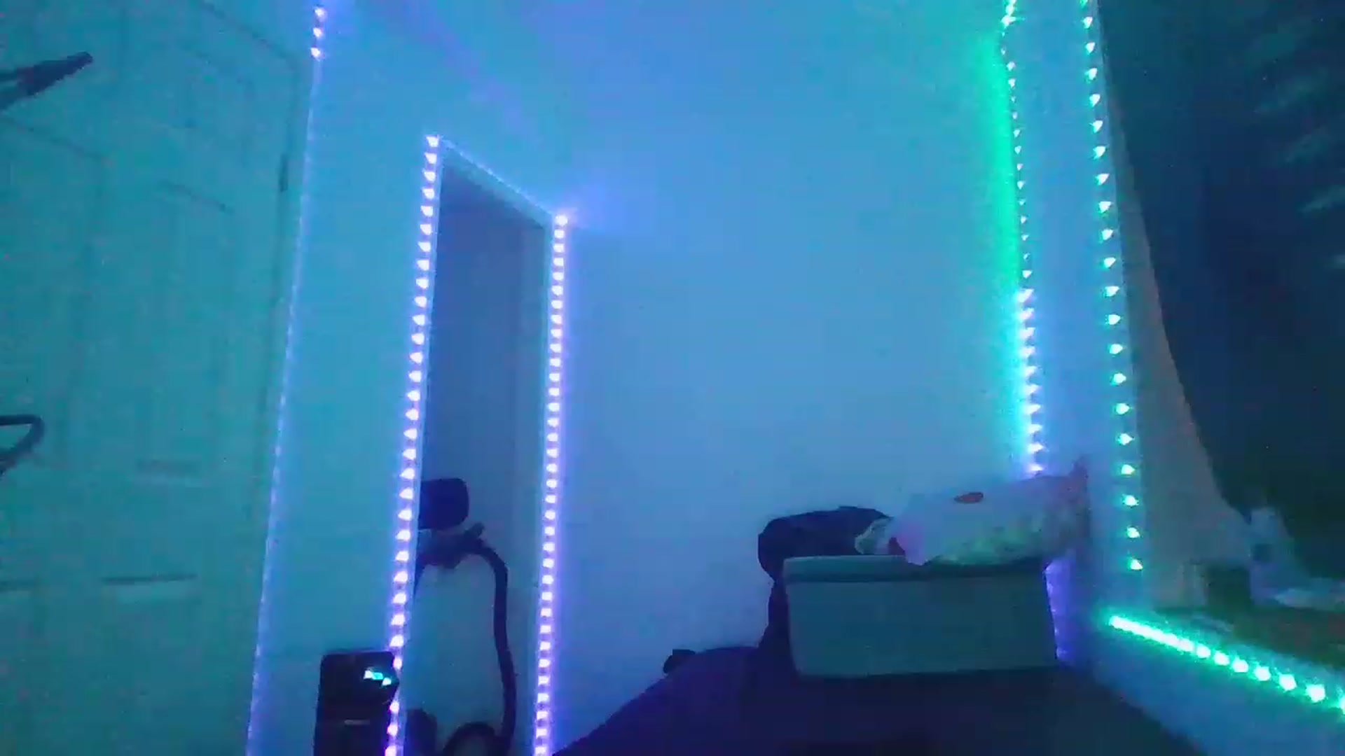 Gallery image thumbnail from Nomi_20's myfreecams stream on, 12/21/2022, 07:14 image 20 of 20