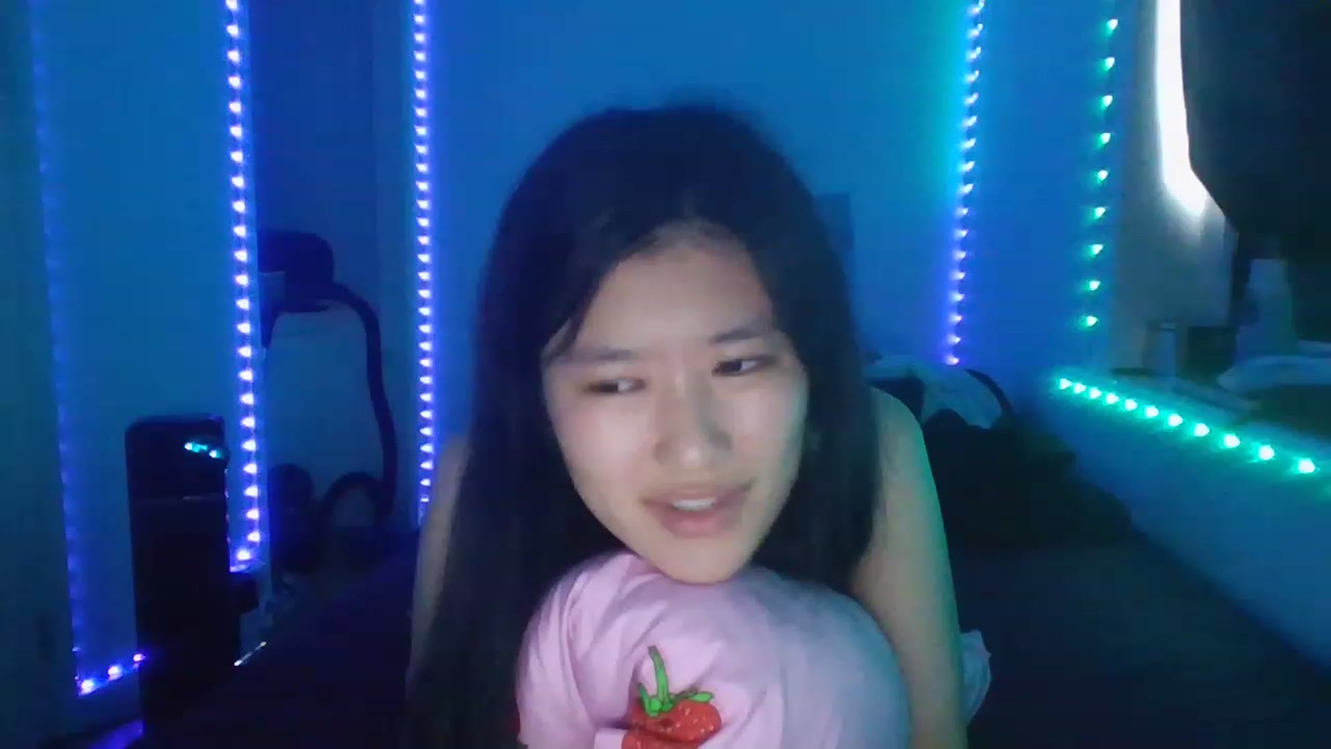 Gallery image thumbnail from Nomi_20's myfreecams stream on, 12/21/2022, 10:07 image 14 of 20