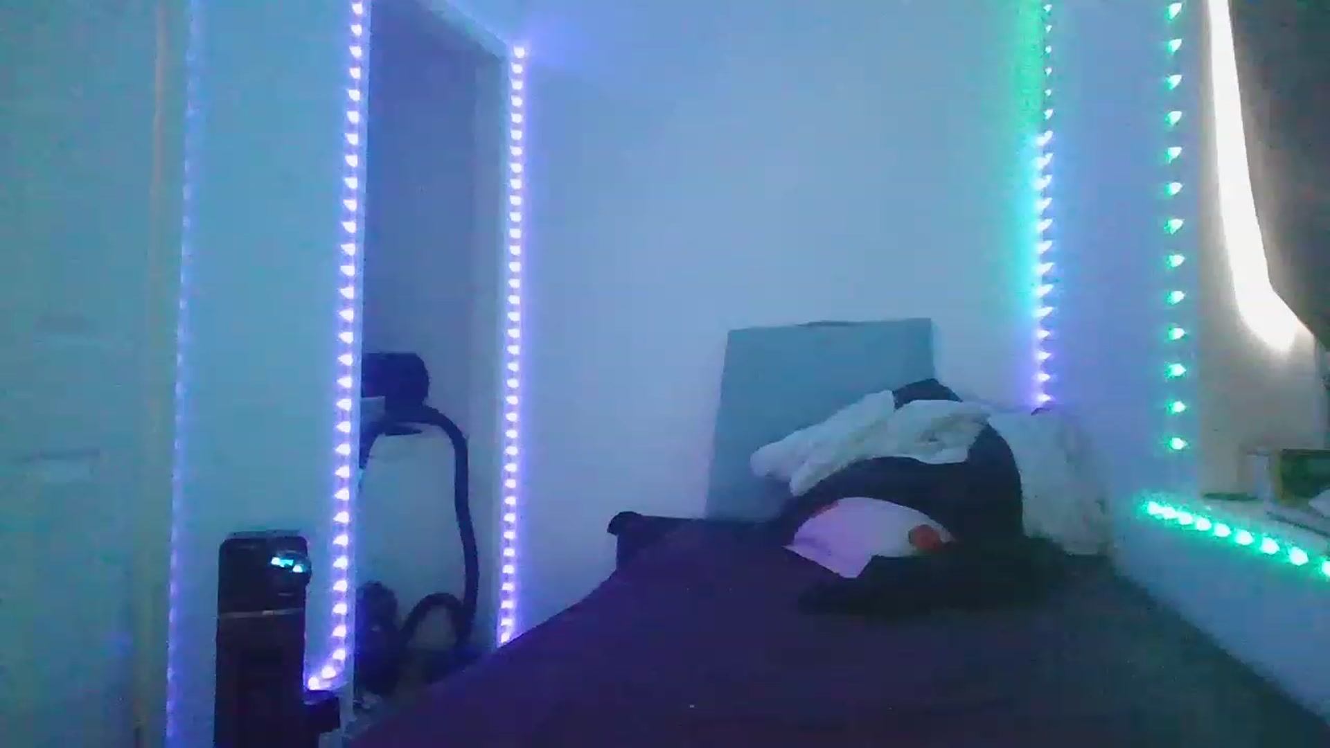 Gallery image thumbnail from Nomi_20's myfreecams stream on, 12/21/2022, 10:07 image 20 of 20